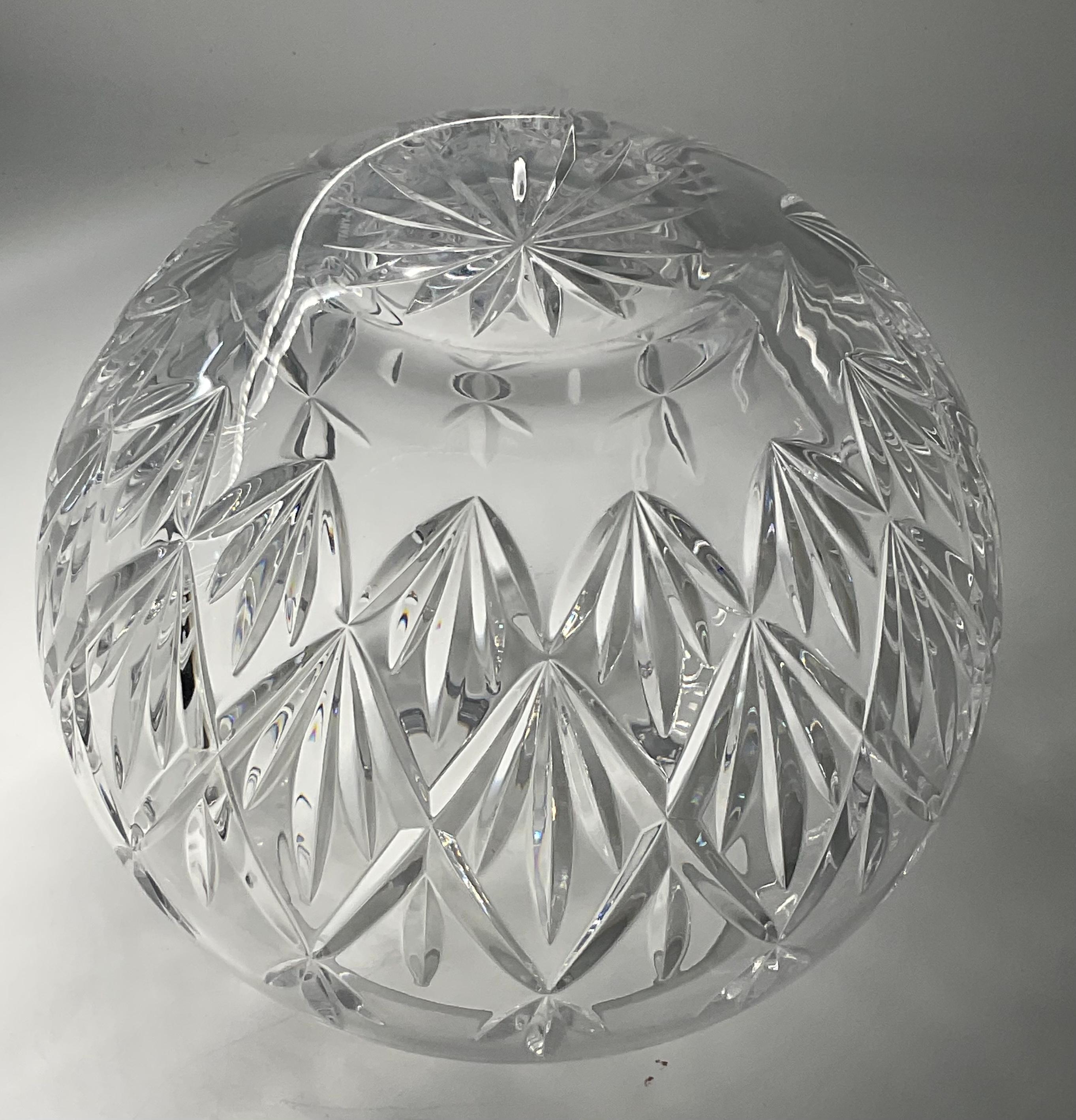 Tiffany & Co. Cut Clear Crystal Round Bowl Vase In Good Condition In Guaynabo, PR