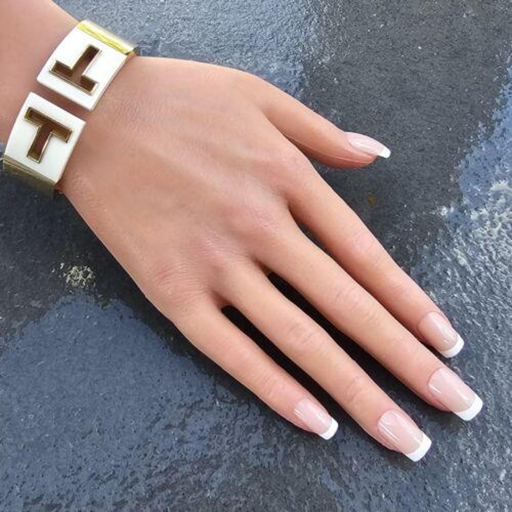 Tiffany & Co. Cut-Out White Ceramic Cuff Bracelet 18k Yellow Gold Germany Box For Sale 3