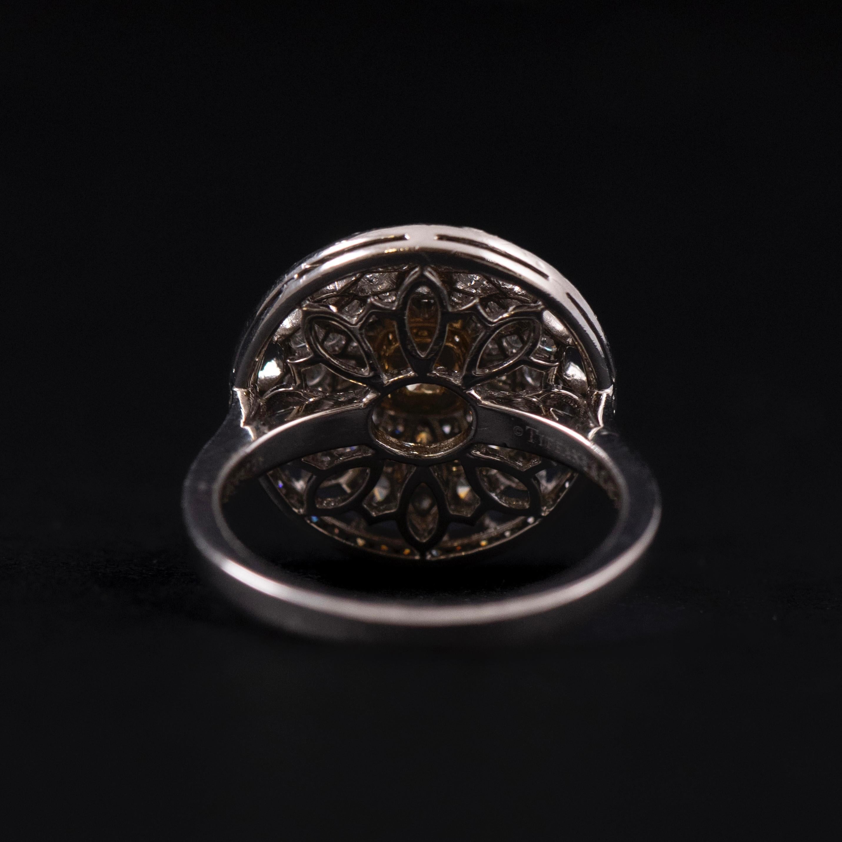 Tiffany & Co. Daisy Cushion Yellow Diamond Flower Cocktail Ring in oro platino in vendita 4
