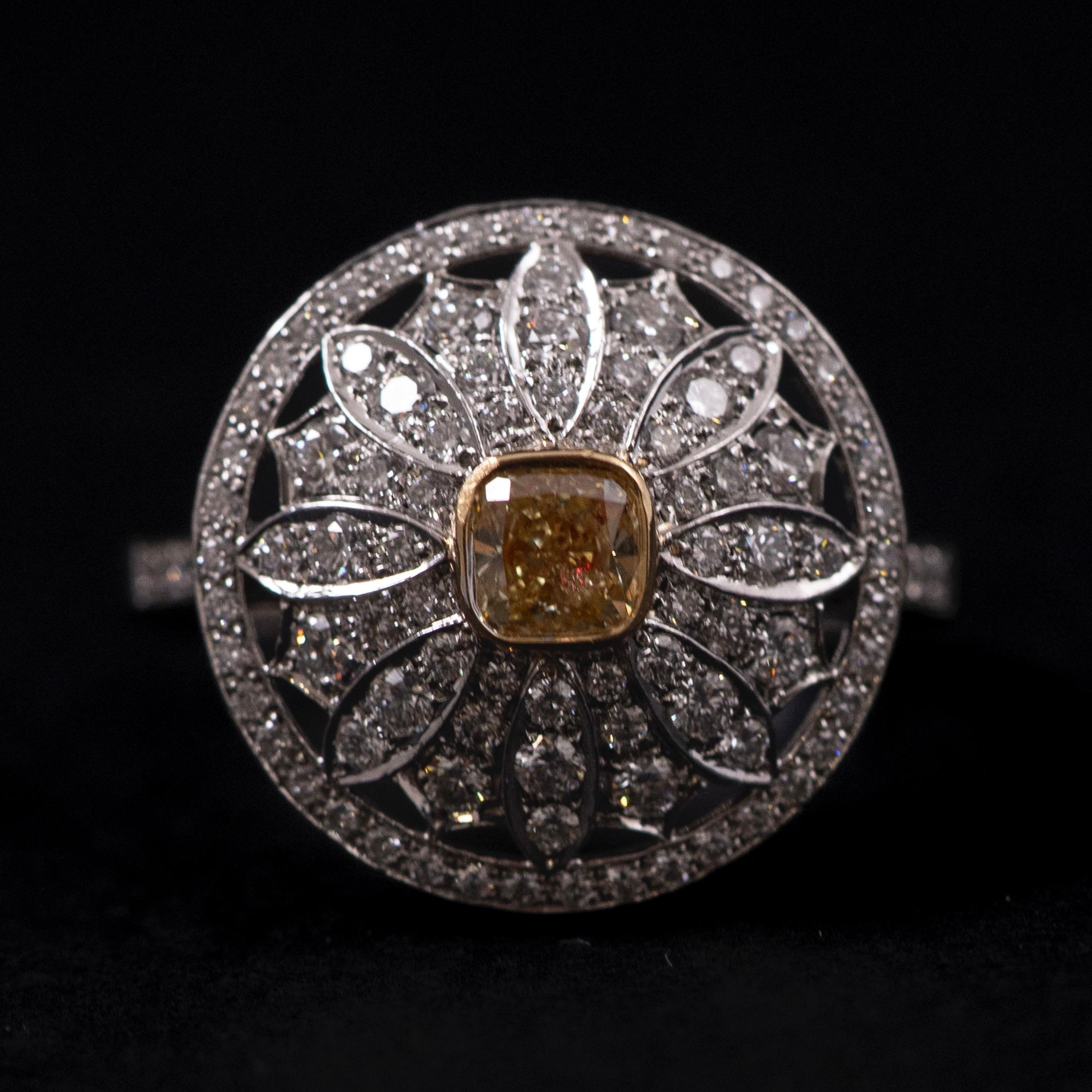 Taglio cuscino Tiffany & Co. Daisy Cushion Yellow Diamond Flower Cocktail Ring in oro platino in vendita