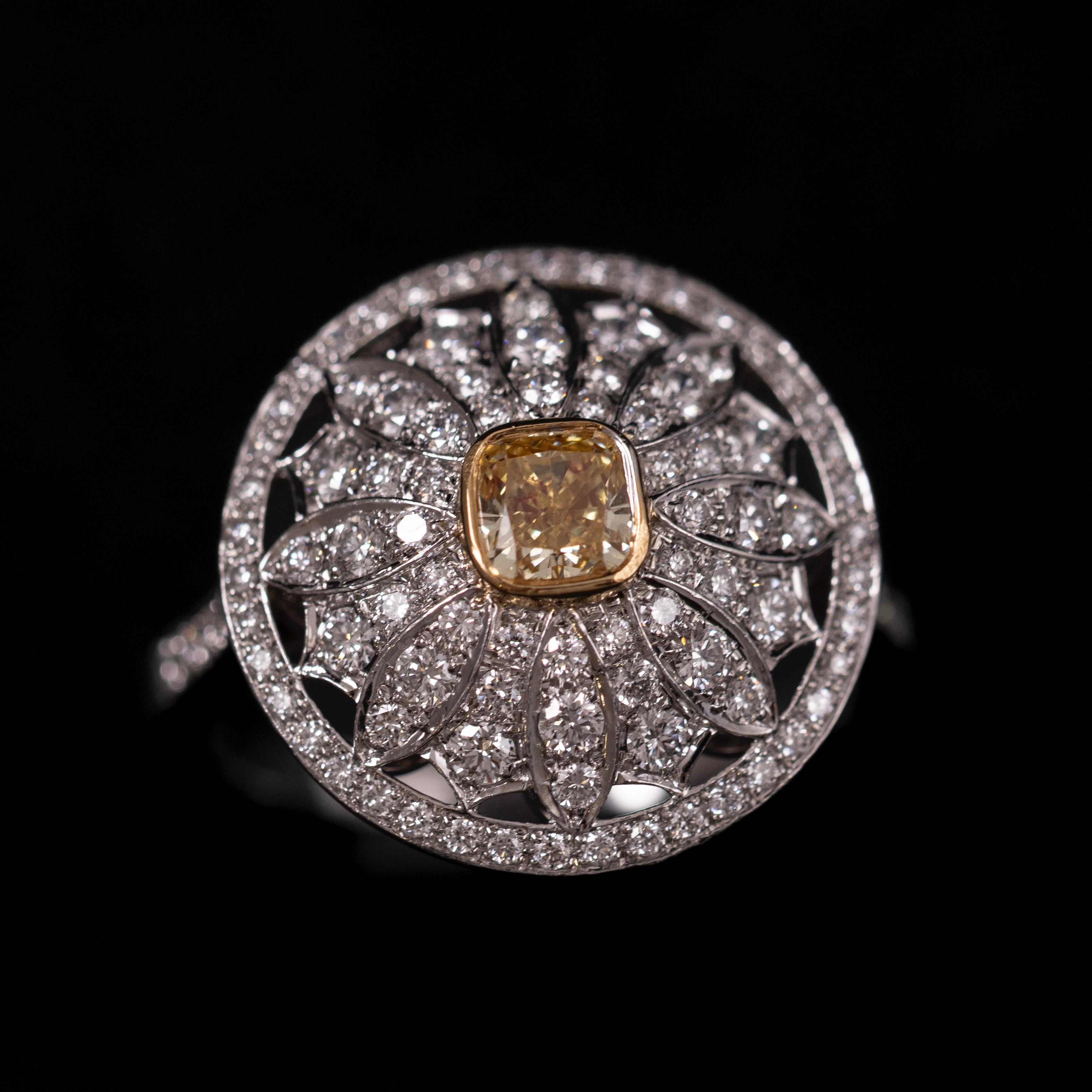 da uomo o donna Tiffany & Co. Daisy Cushion Yellow Diamond Flower Cocktail Ring in oro platino in vendita