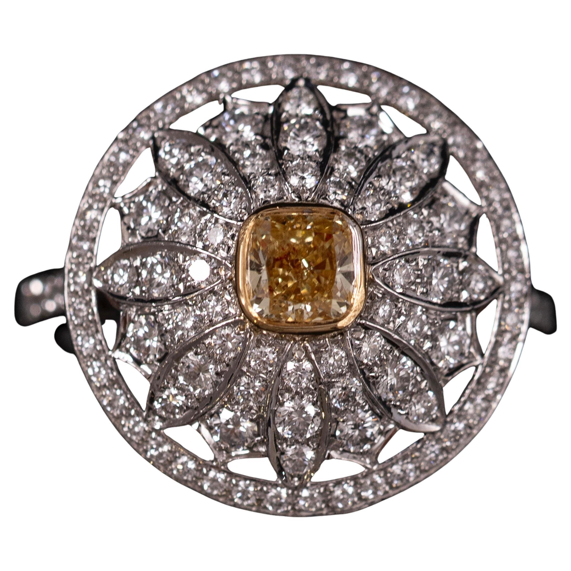 Tiffany 
Co. Daisy Cushion Yellow Diamond Flower Cocktail Ring in oro platino in vendita