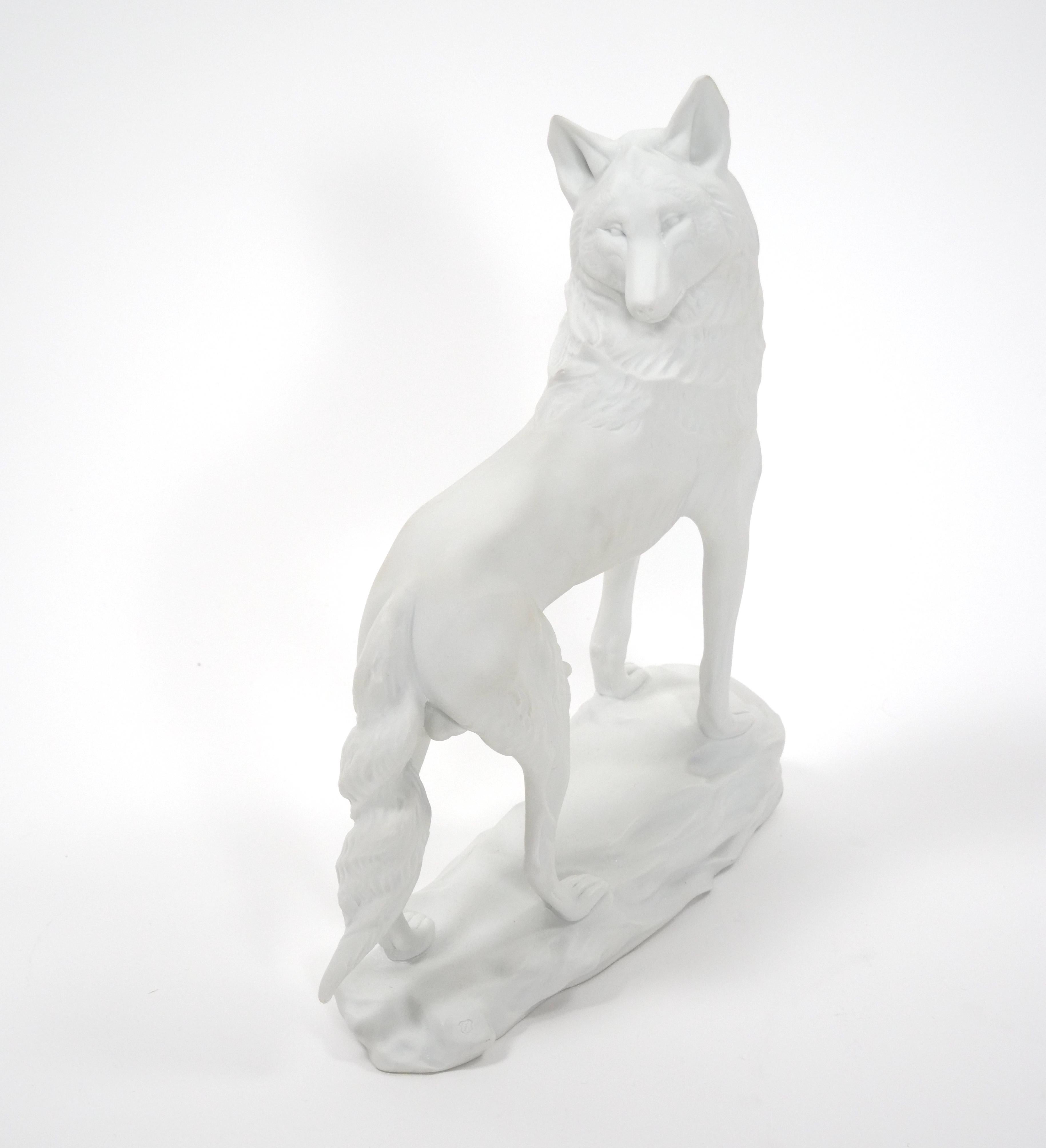 Victorian Tiffany & Co Decorative Porcelain Wolf Sculpture Early 20th Century  For Sale