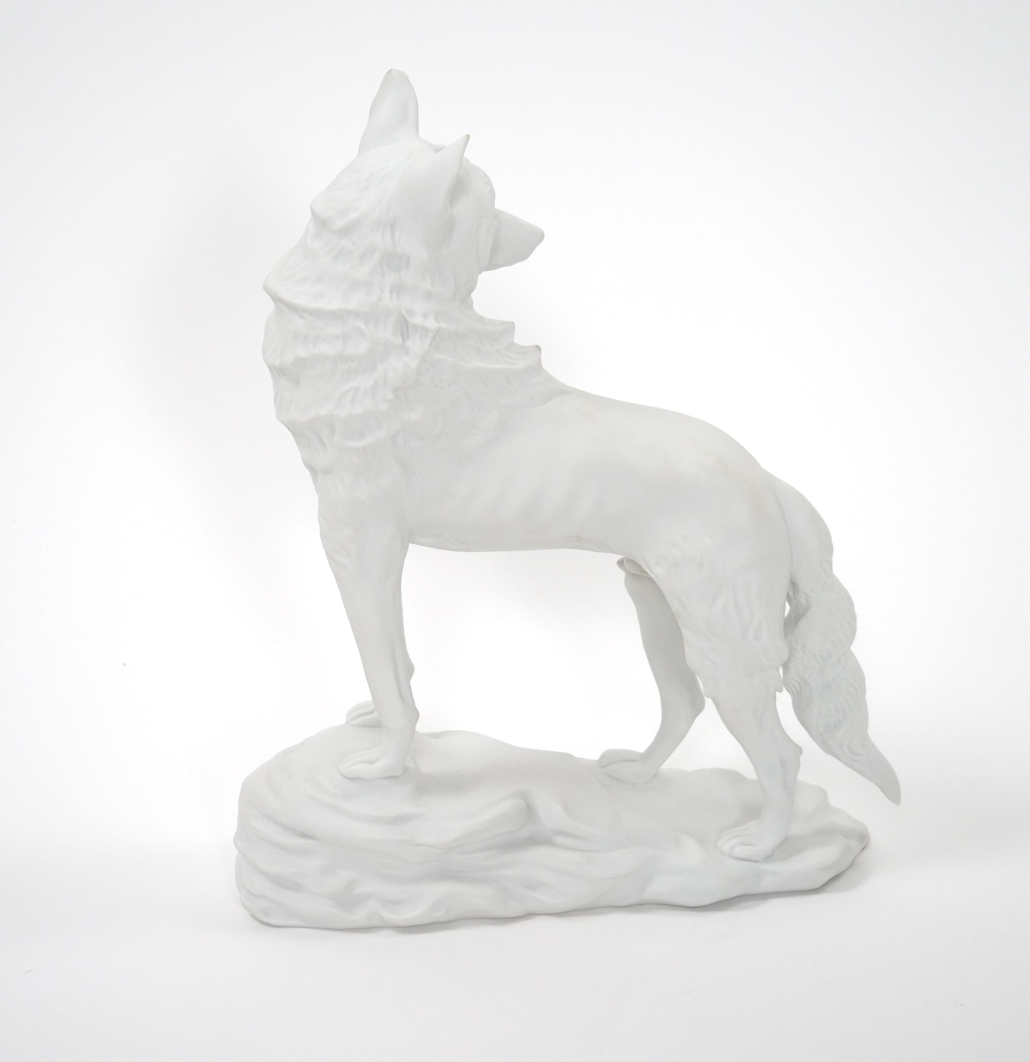 Hand-Crafted Tiffany & Co Decorative Porcelain Wolf Sculpture Early 20th Century  For Sale