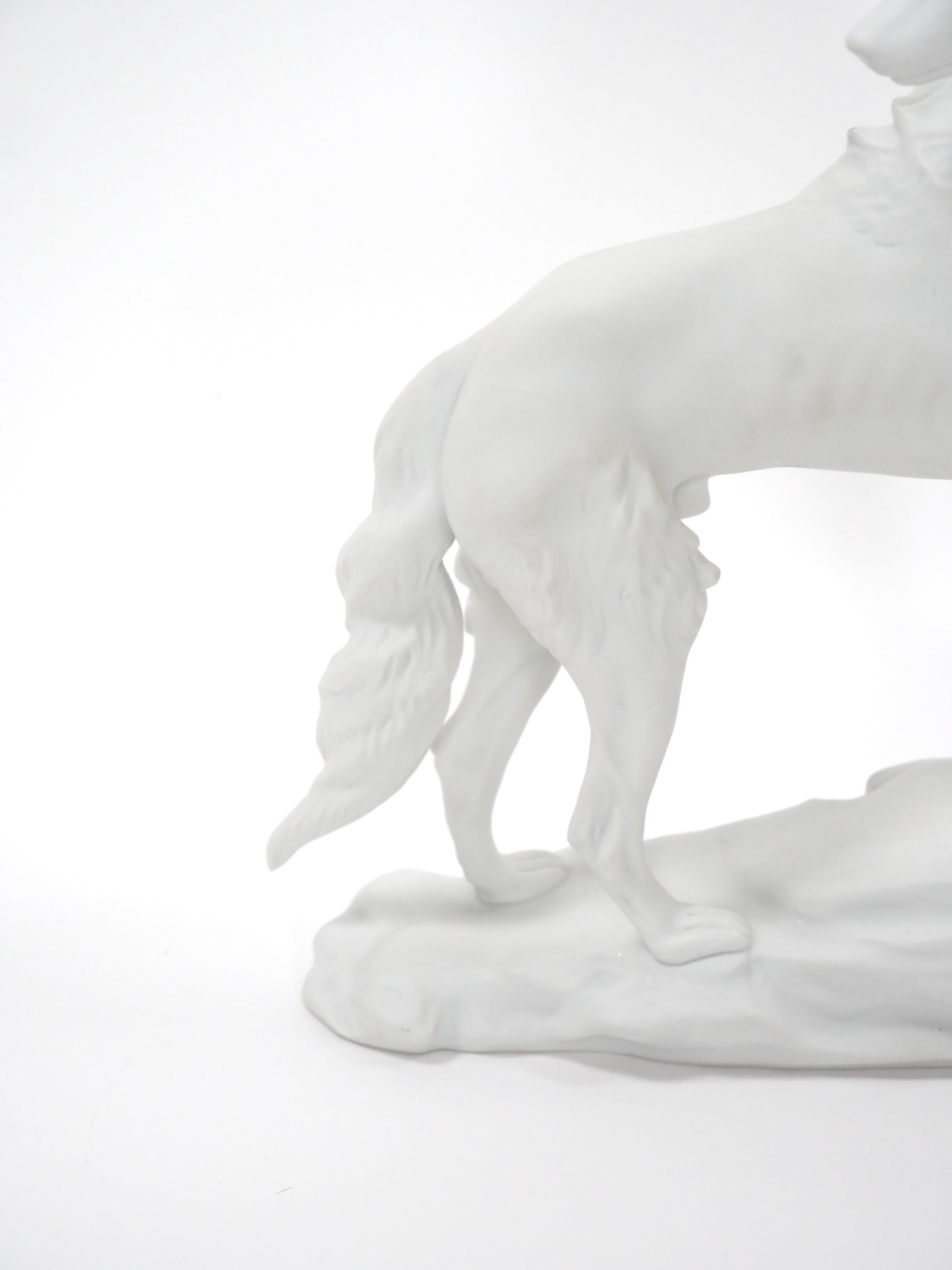 Tiffany & Co. Scultura decorativa in porcellana con lupo dei primi del Novecento in vendita 1