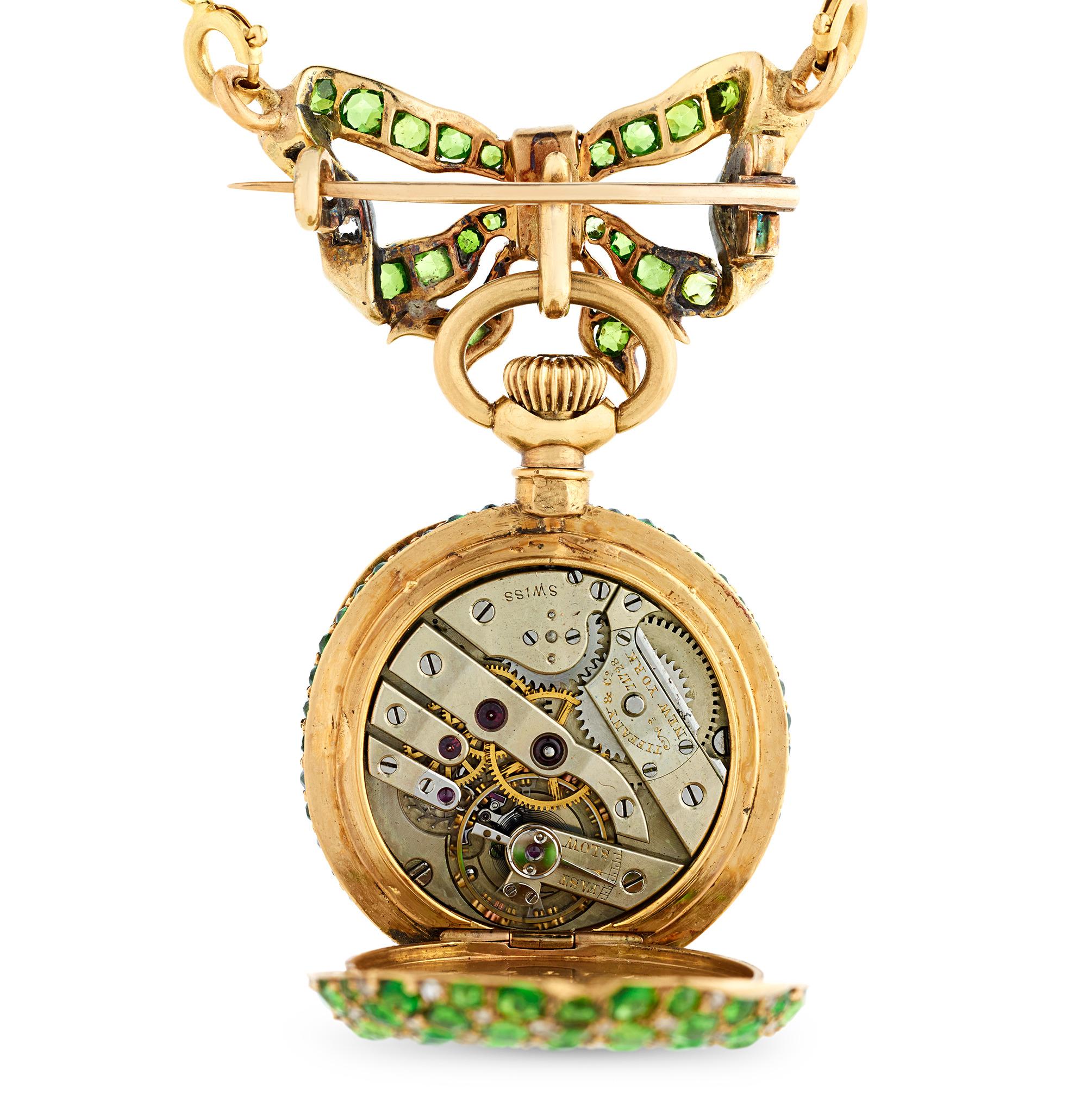 Taglio rotondo Tiffany & Co. Collana di orologi con granato demantoide, 14,24 carati in vendita