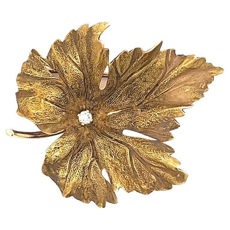 Women's or Men's Tiffany & Co. Diamond 14 Karat Yellow Gold Maple Leaf Brooch