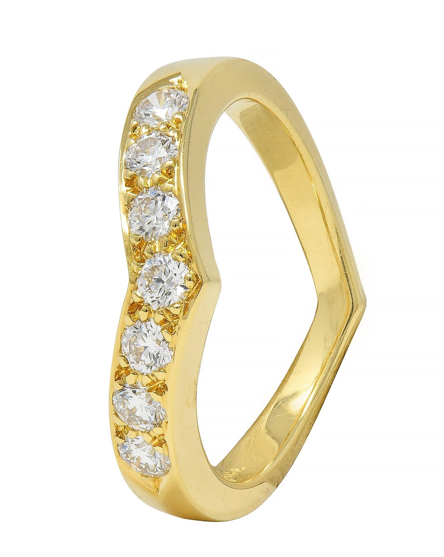 Tiffany & Co. Bague en or jaune 18 carats avec diamant et chevron en forme de V en vente 4