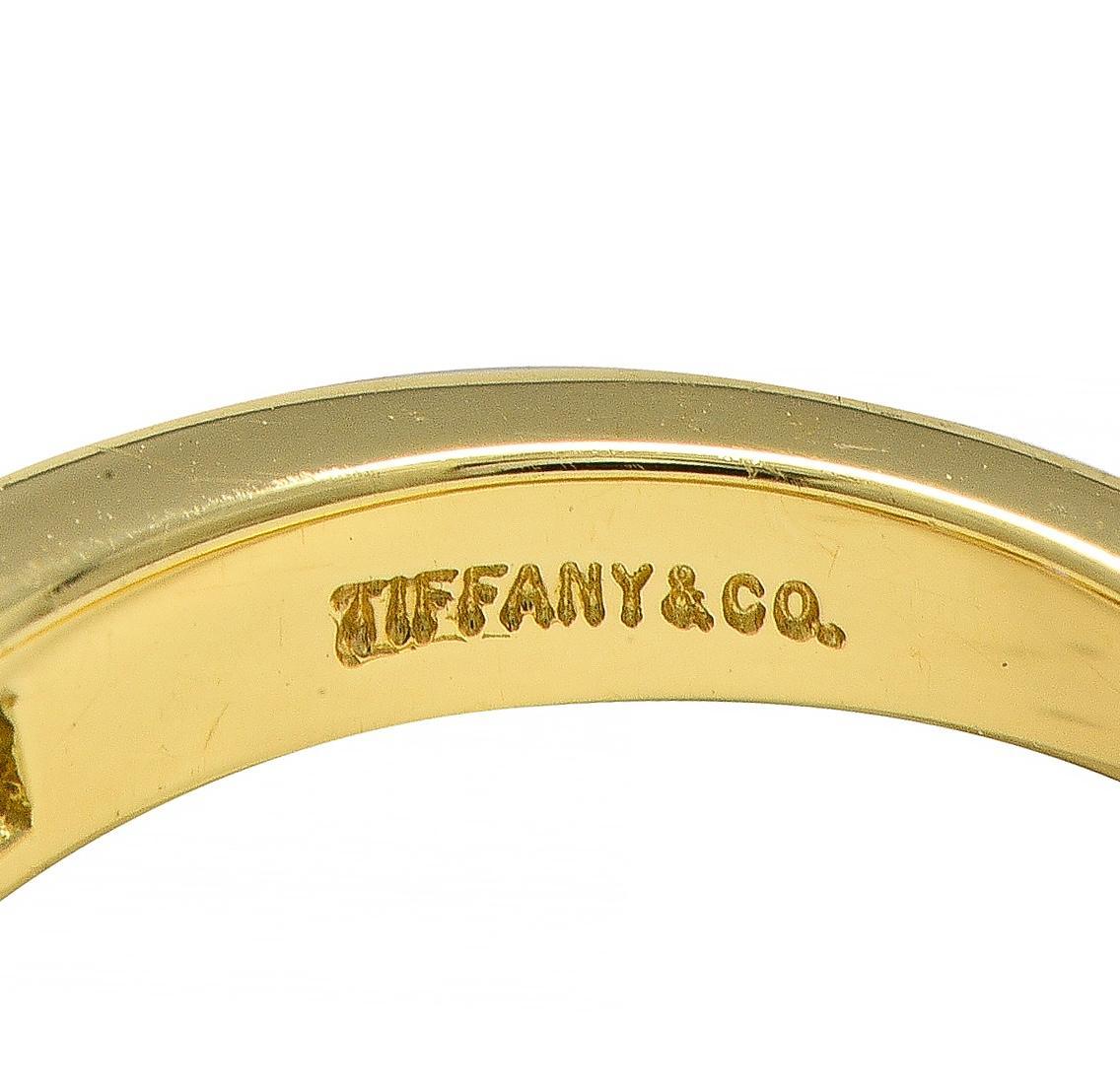 Tiffany & Co. Bague en or jaune 18 carats avec diamant et chevron en forme de V Pour femmes en vente