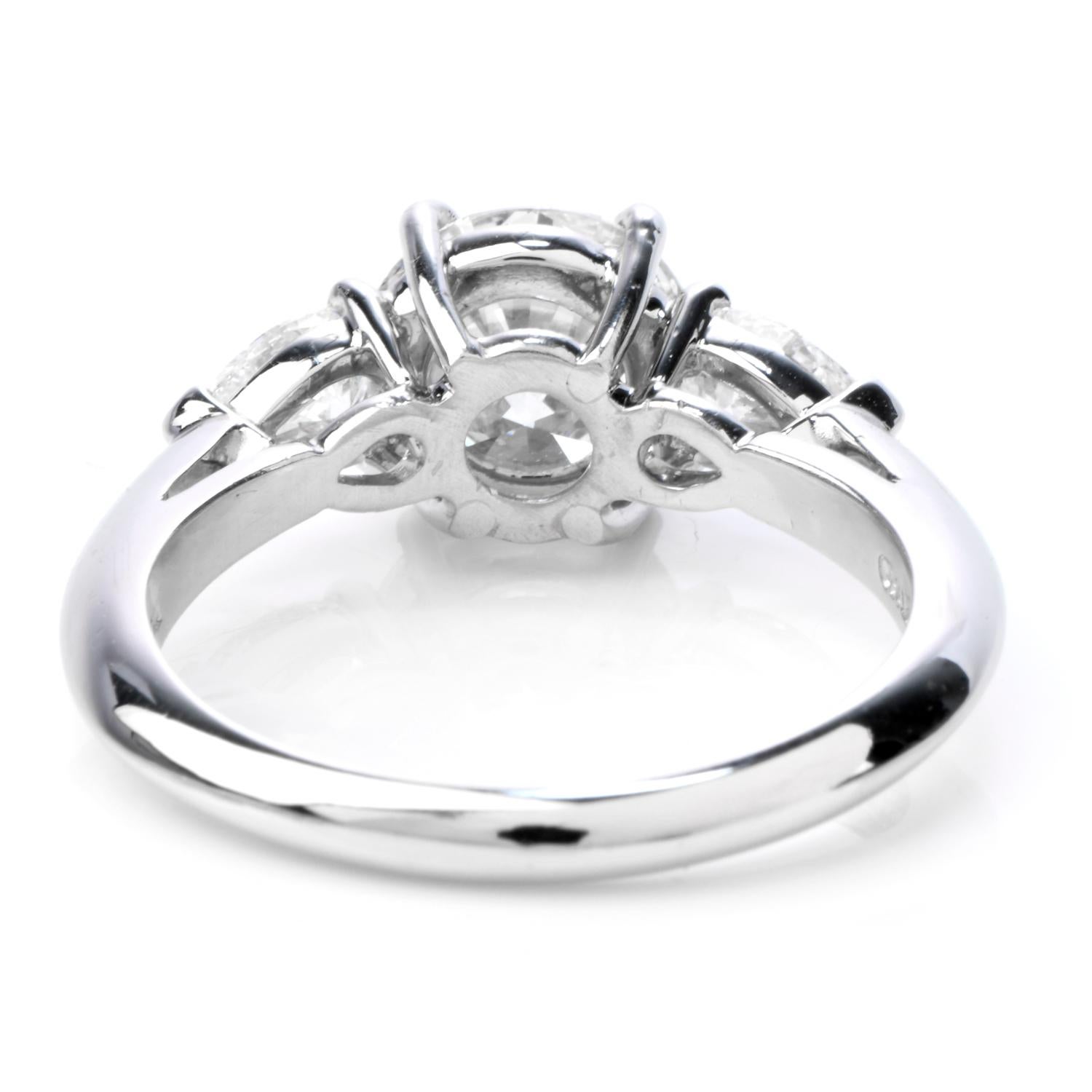 Tiffany & Co. Diamant 2,07 Karat F VS 1Platin Verlobungsring mit drei Steinen (Rundschliff)