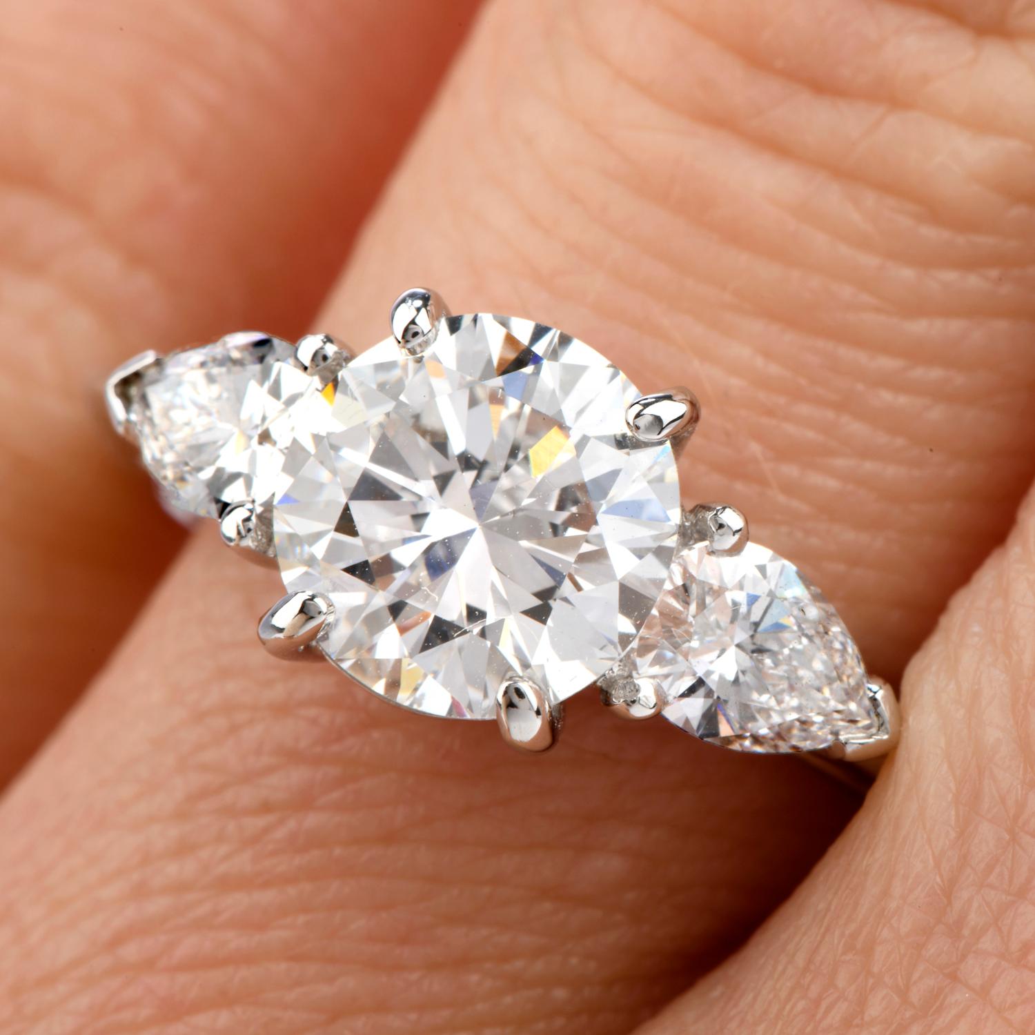Tiffany & Co. Diamant 2,07 Karat F VS 1Platin Verlobungsring mit drei Steinen 1