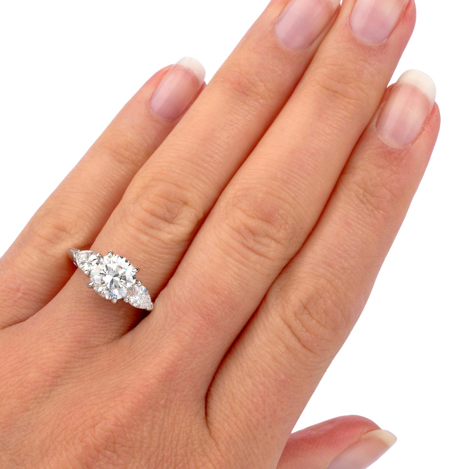 Tiffany & Co. Diamant 2,07 Karat F VS 1Platin Verlobungsring mit drei Steinen 2