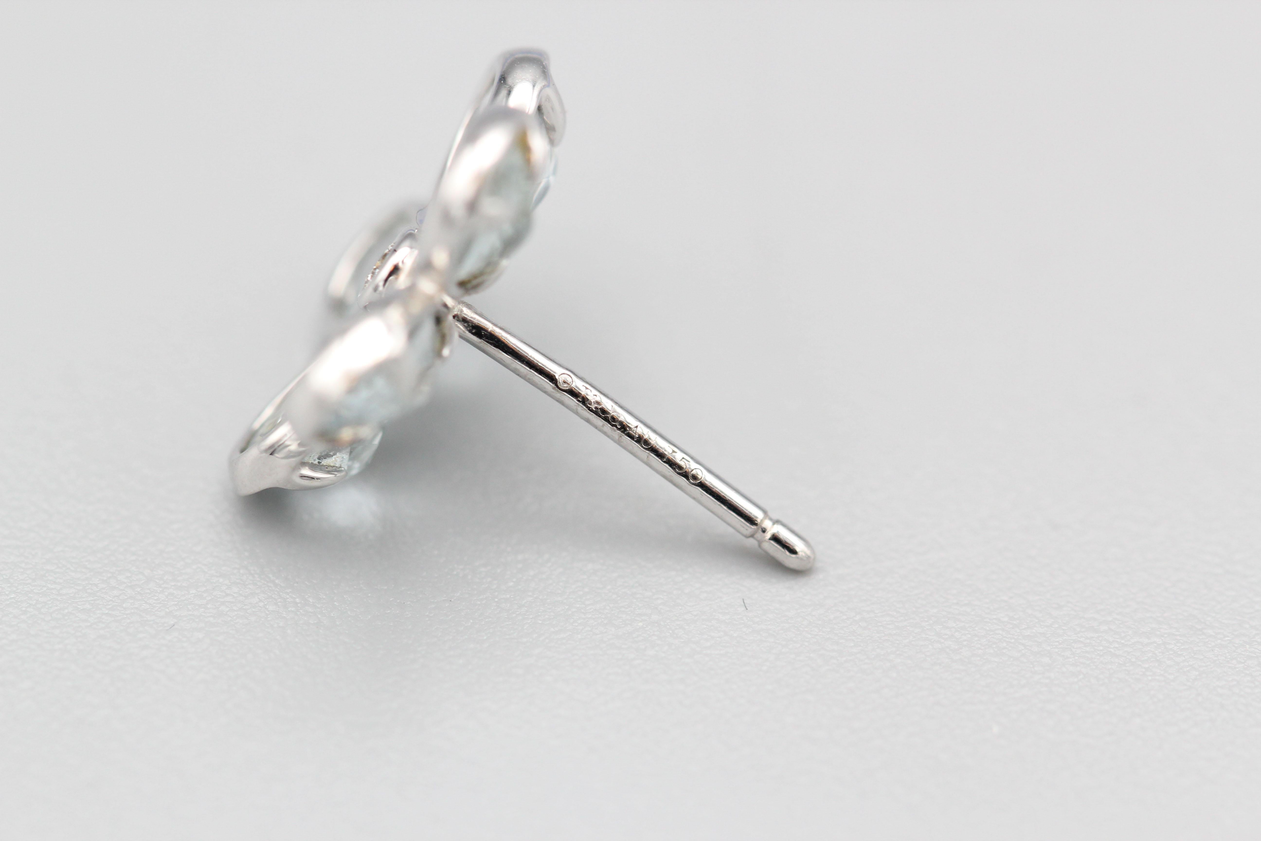 Contemporary Tiffany & Co. Diamond and Aquamarine 18 Karat White Gold Garden Flower Earrings For Sale
