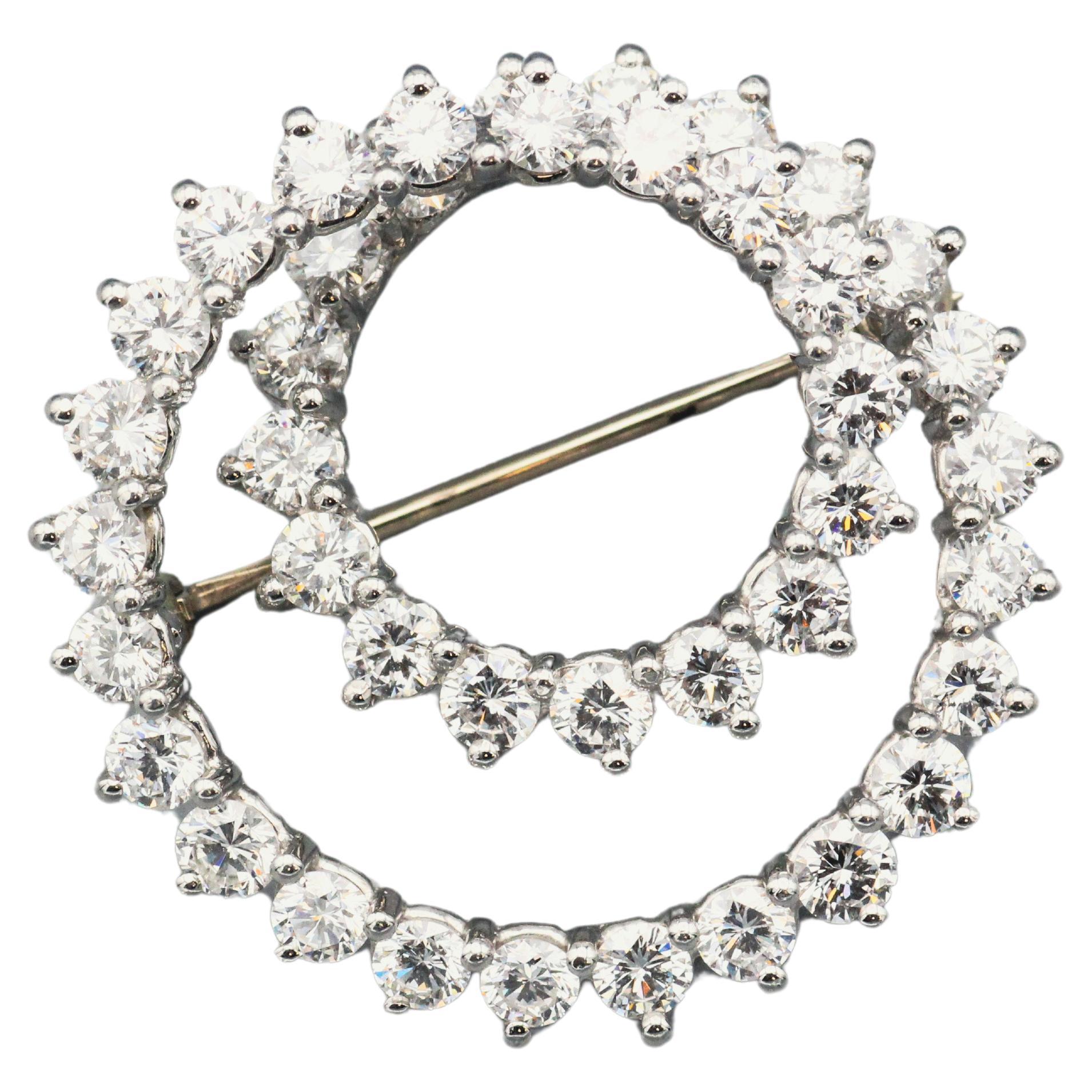 Tiffany & Co. Brosche mit Diamanten und Platinwirbel  im Angebot