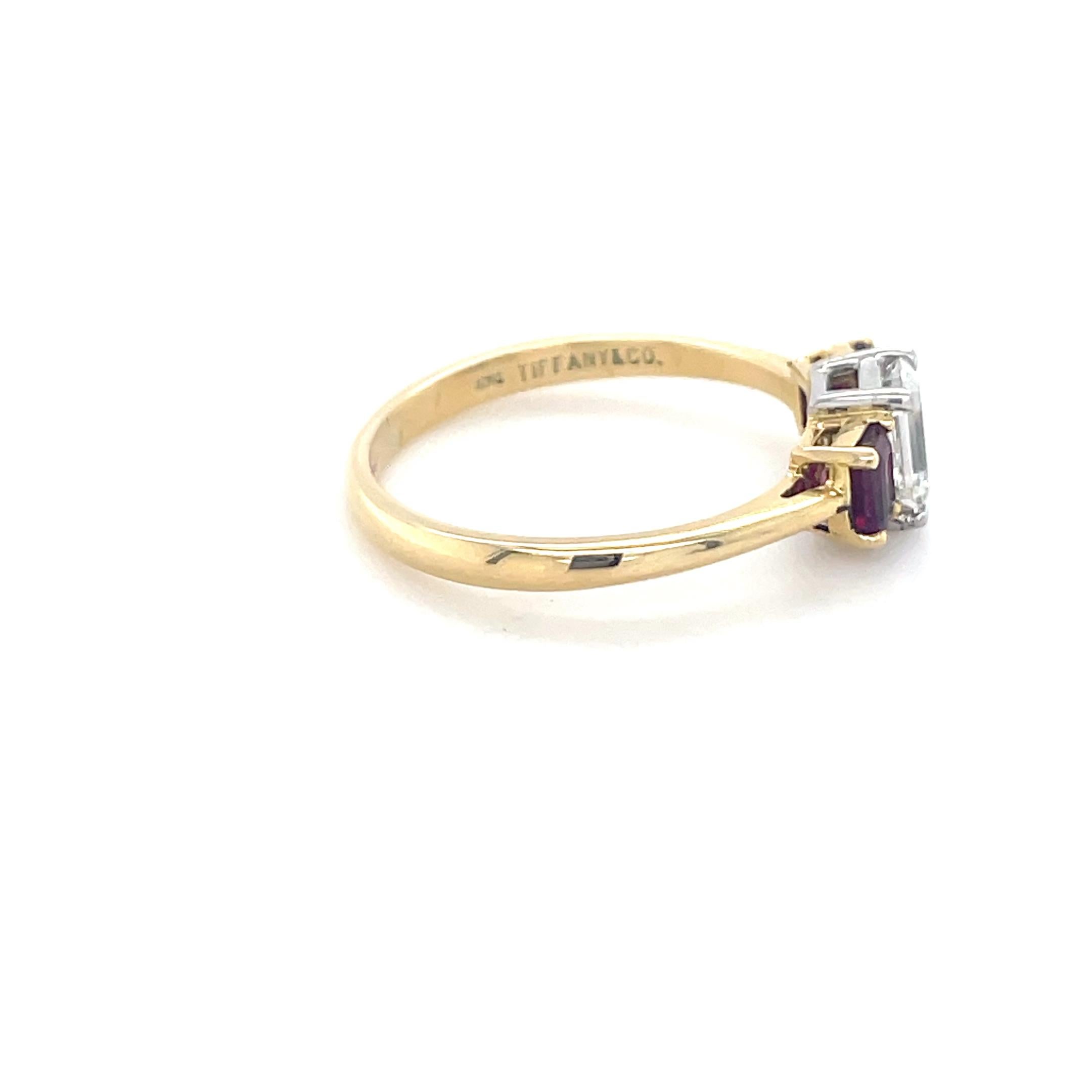 Tiffany & Co., Anillo de diamantes y rubíes en Excelente Estado en Chicago, IL