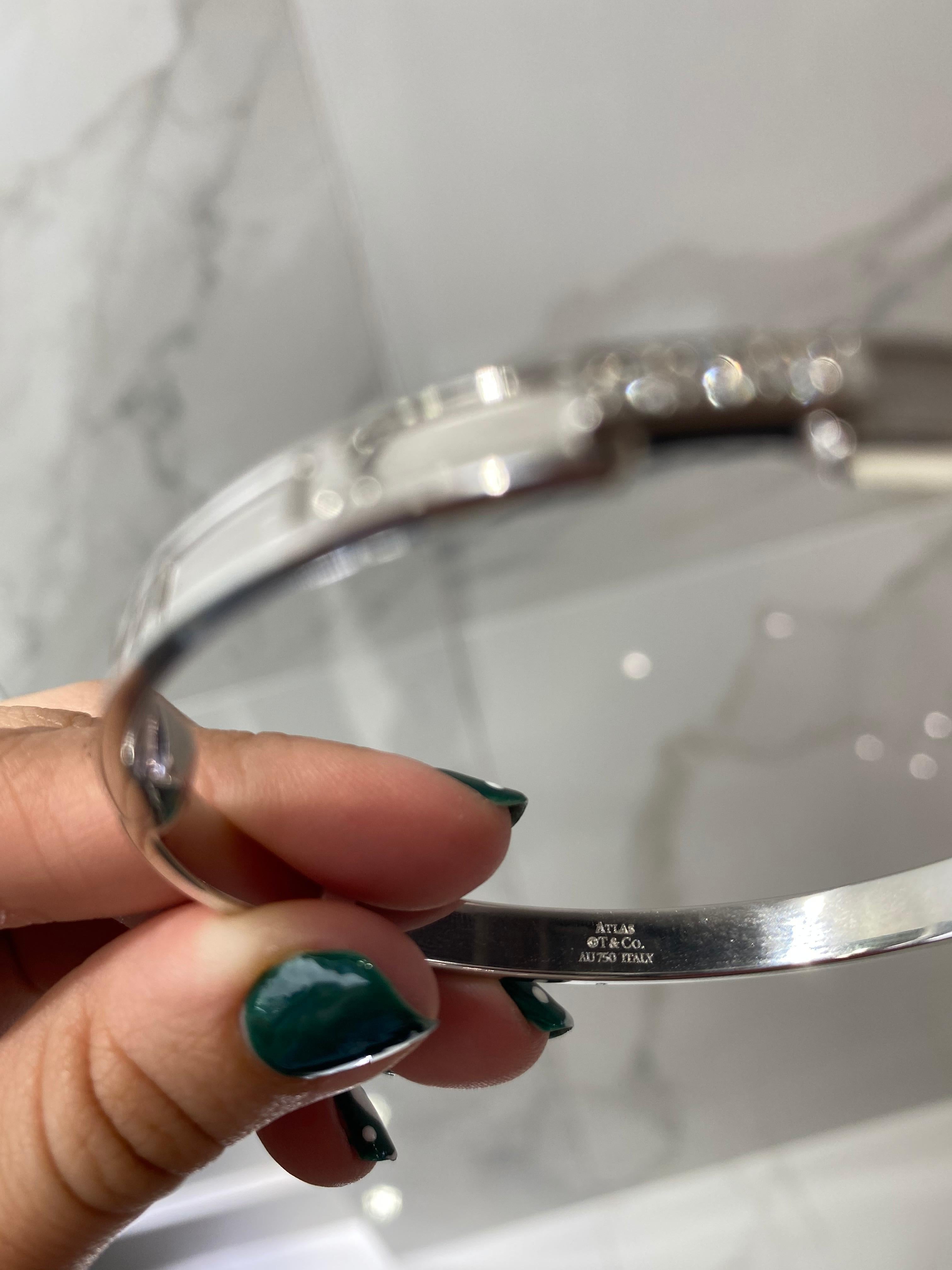 Tiffany & Co. Diamond Atlas Bangle w 0.15ctw in Round Diamonds, 18kt White Gold In New Condition In Houston, TX