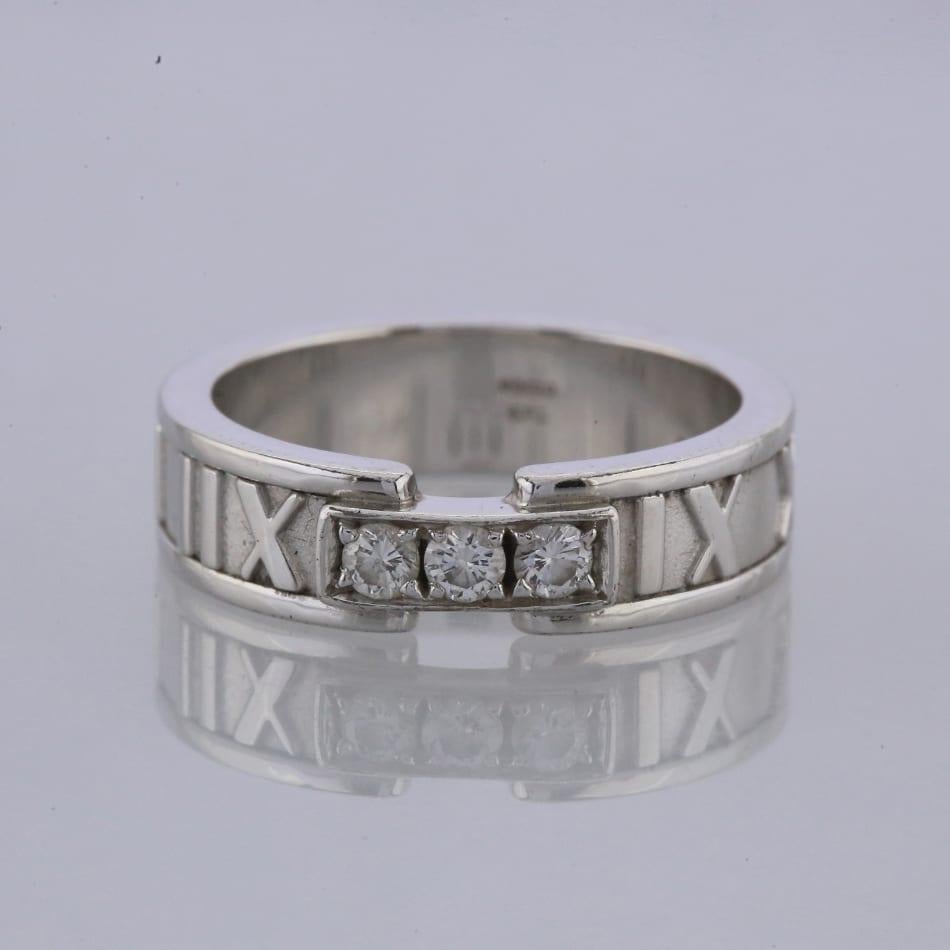 Tiffany & Co. Diamant-Atlas-Ring Größe M 1/2 im Zustand „Gut“ in London, GB