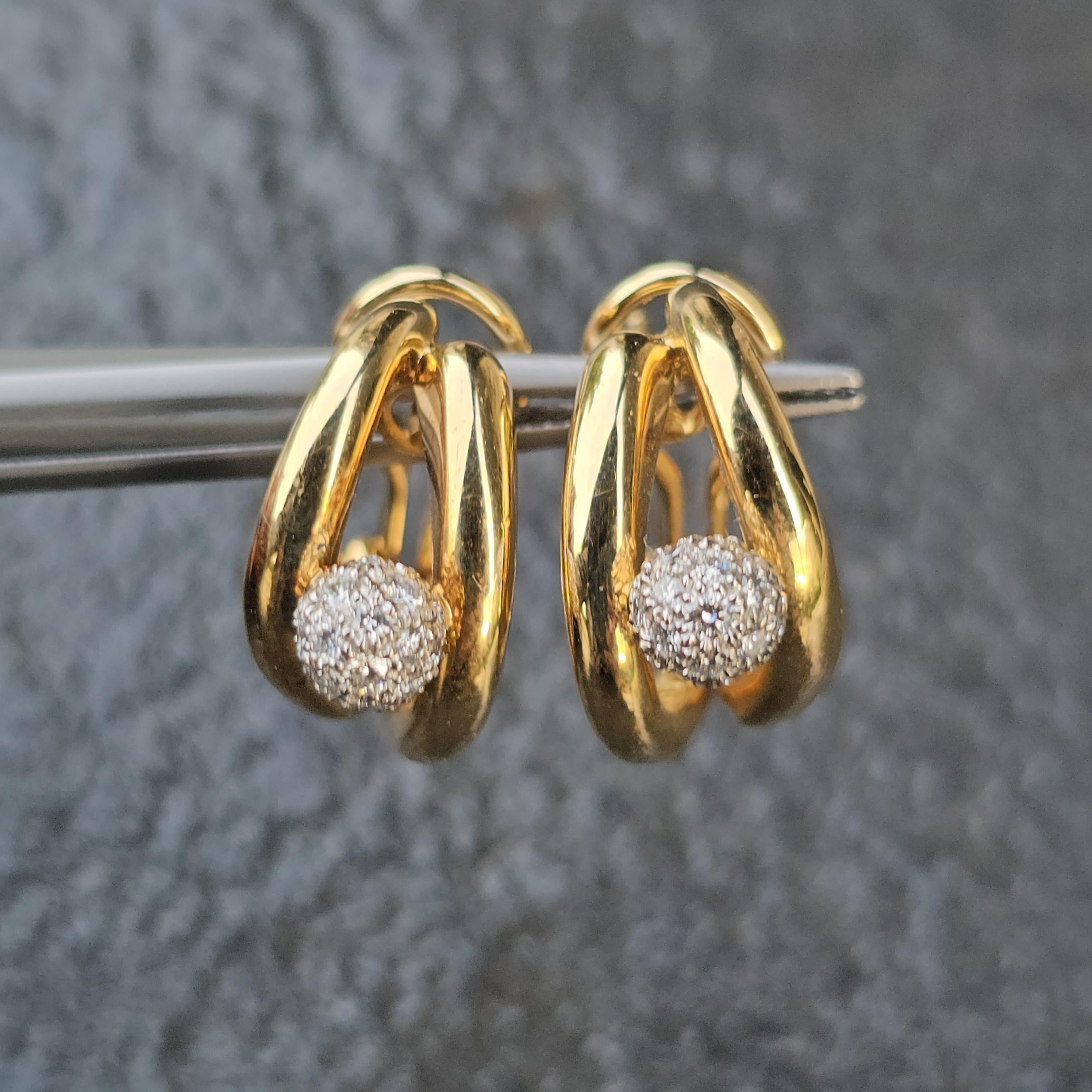Tiffany & Co. Pendientes de aro con bola de diamantes Oro amarillo 18k Platino Vintage 14,3 g en Bueno estado para la venta en Northbrook, IL