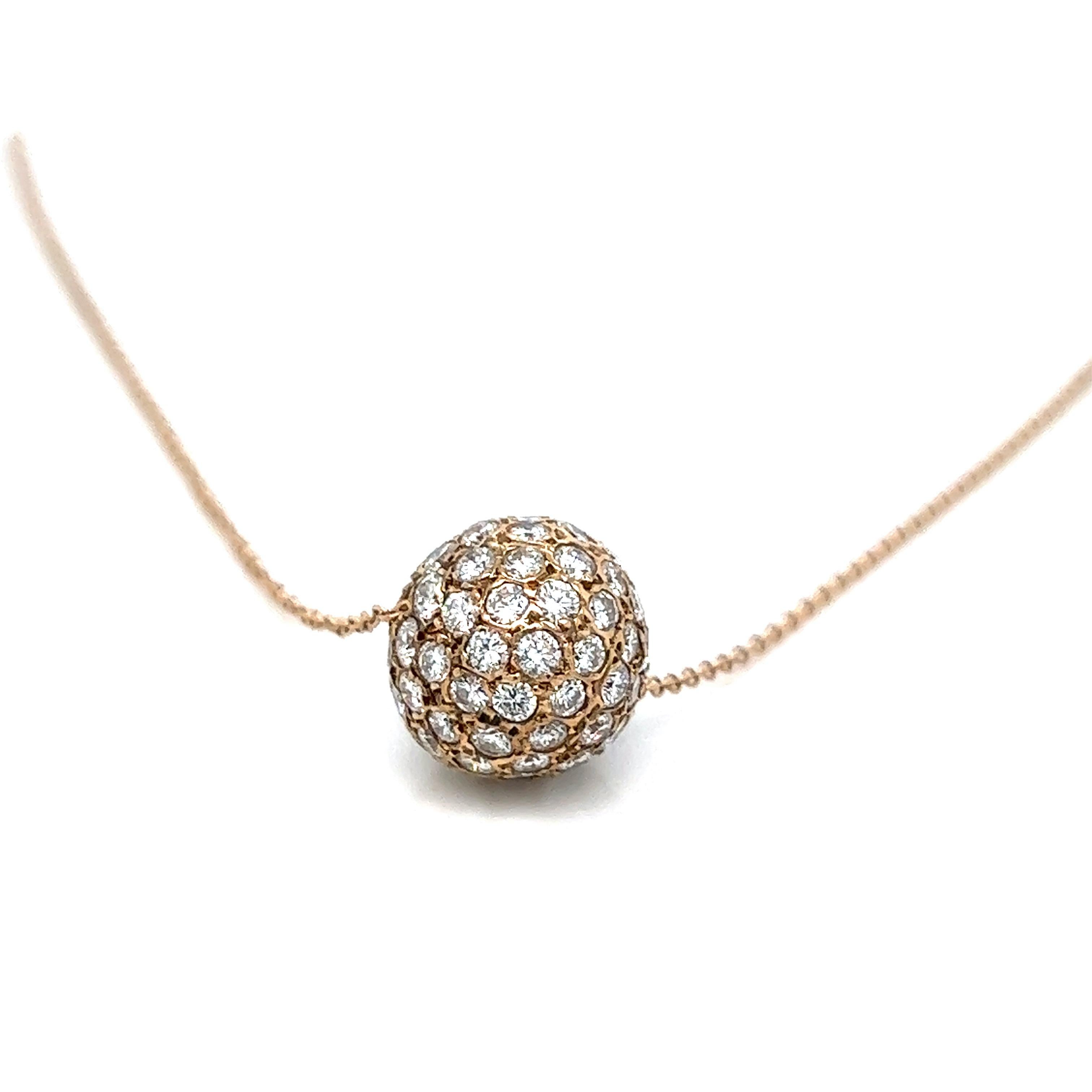 Tiffany & Co. diamond ball pendant necklace 

Round-cut diamonds of approximately 2.5-3 carats, 18 karat yellow gold; marked Tiffany & Co., Au750

Size: ball width 11 mm, chain length 15.5 inches
Total weight: 4.7 grams