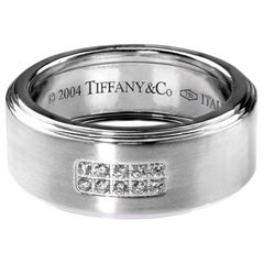 Tiffany & Co. Anello con diamante in oro bianco 18 carati con marchio britannico