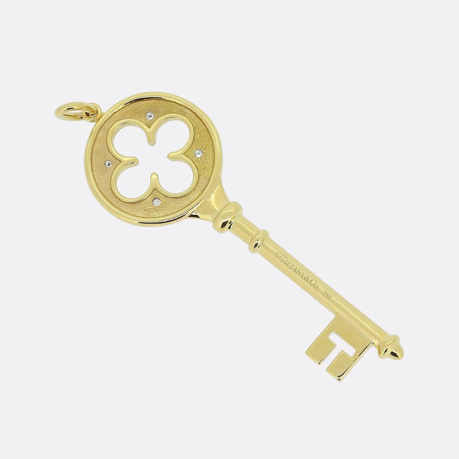 This is an 18ct yellow gold pendant from the luxury jewellery designer Tiffany & Co. The pendant forms part of Tiffany's iconic 'Keys' collection and is the 'Four Leaf Clover' model.


Condition: Used (Excellent)
Weight: 7.6 grams
Pendant