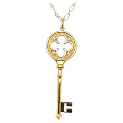 Tiffany & Co. Diamond Clover Leaf Key Pendant in 18kt Yellow Gold , Box incl.