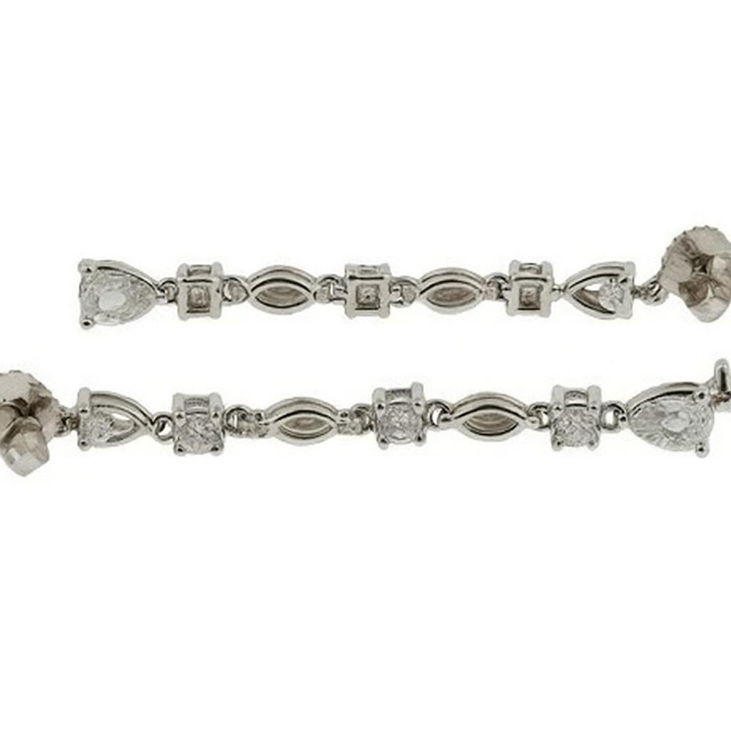 Taglio a goccia Tiffany & Co. Orecchini con diamanti in platino in vendita