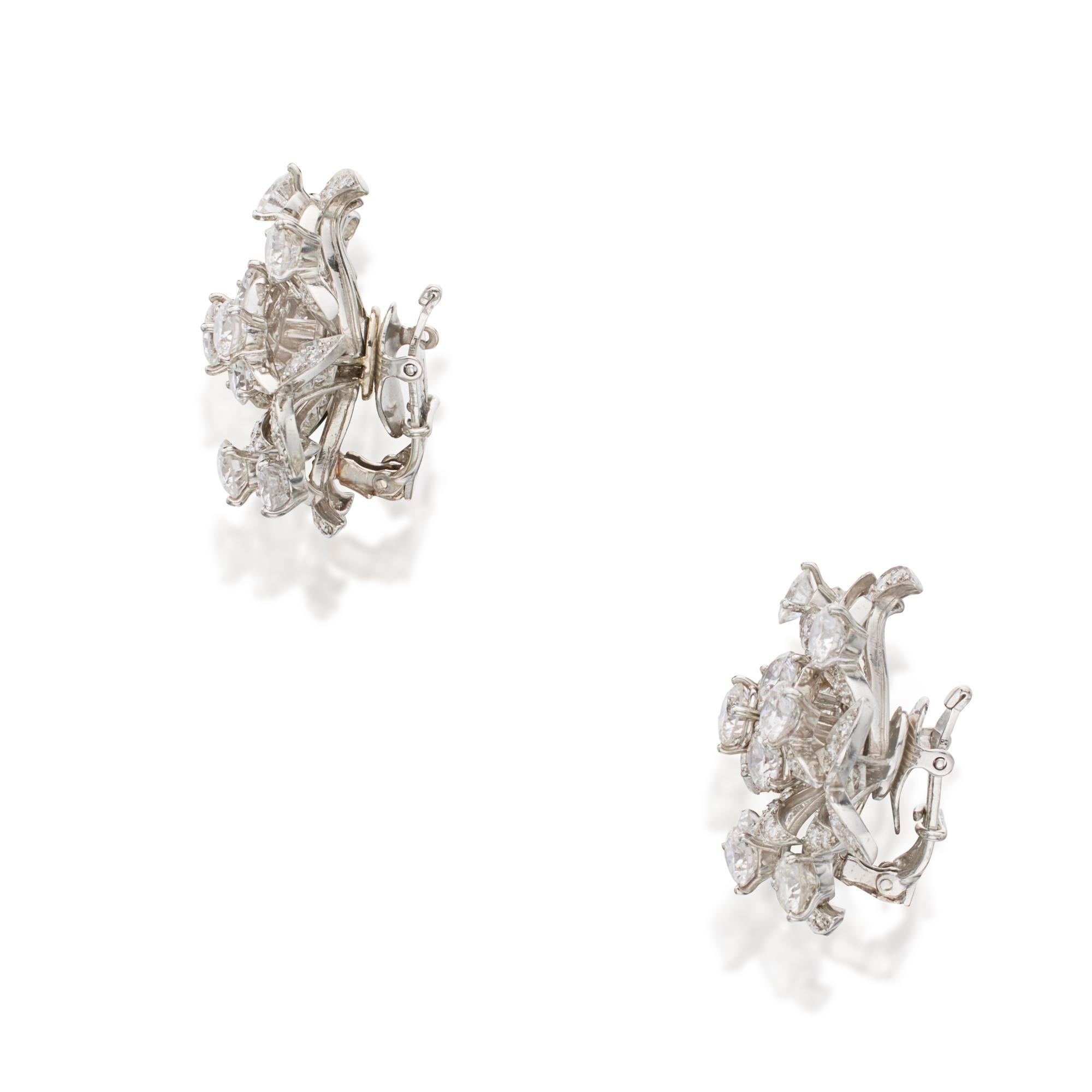 Taille ronde Donald Claflin Boucles d'oreilles Tiffany & Co en diamants en vente