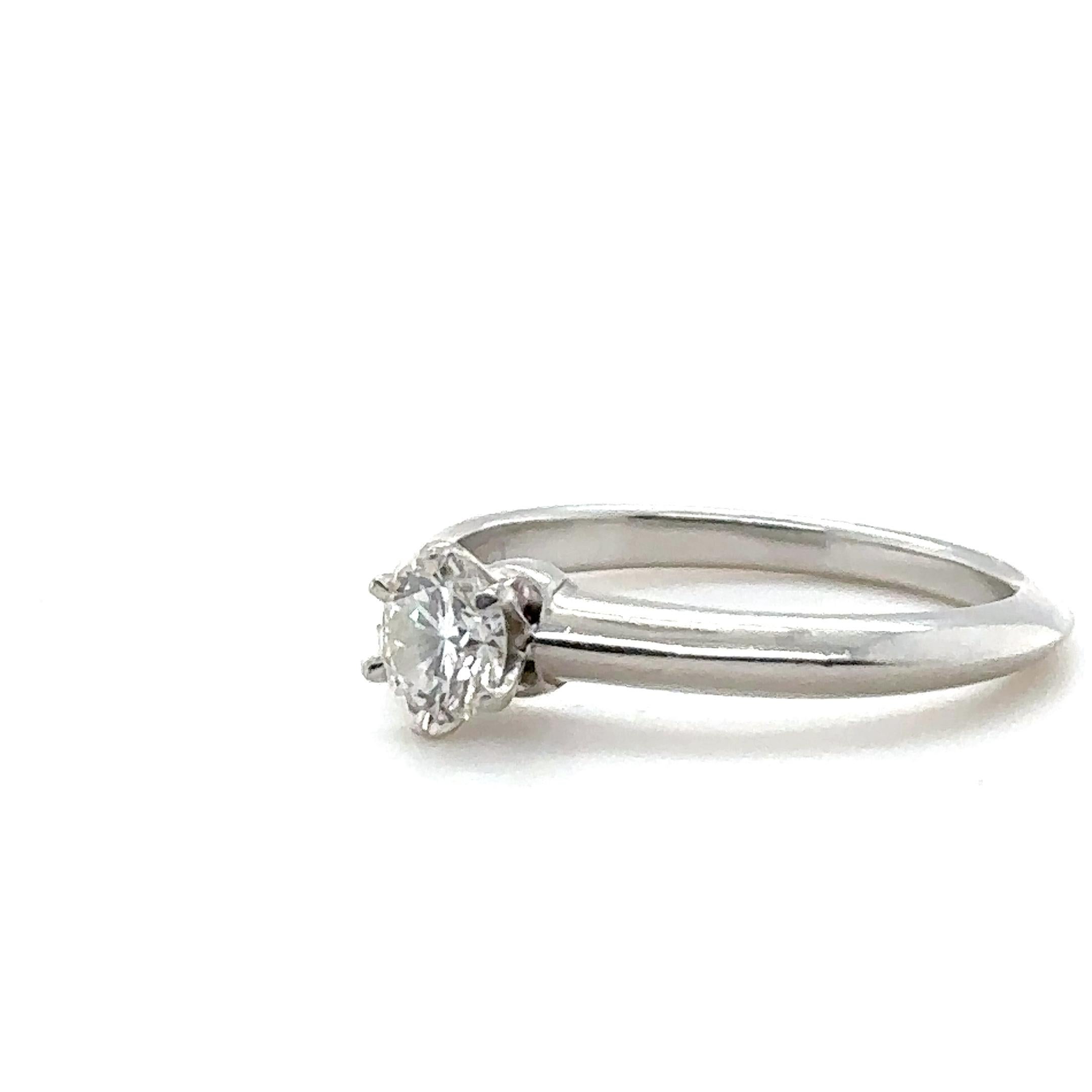 Taille brillant Tiffany & Co, bague de fiançailles diamant 0,52 carat en vente