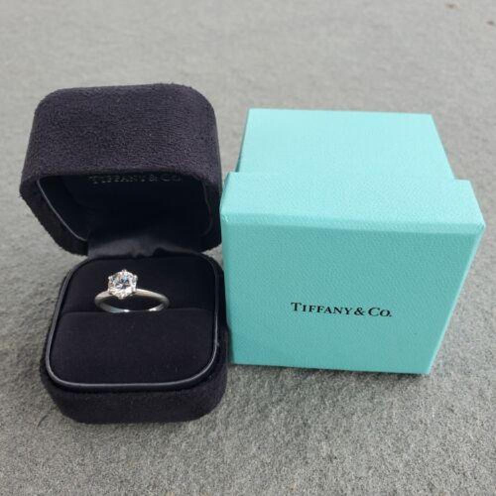 Women's tiffany & Co. diamond engagement ring 1.08ct Round F VS1 Platinum Cert Box 5.5