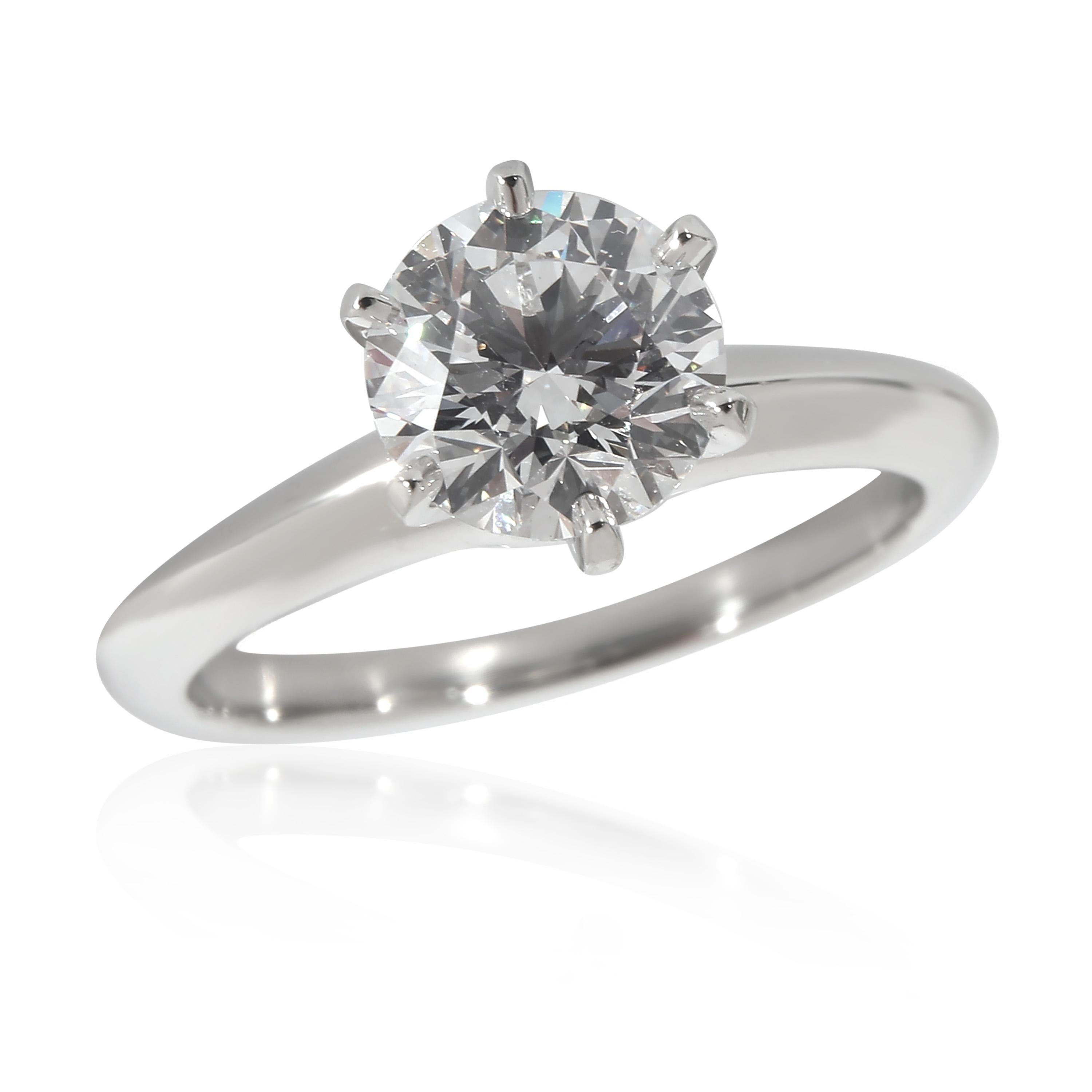 Tiffany & Co. Diamond Engagement Ring in  Platinum E VS2 1.29 CTW In Excellent Condition For Sale In New York, NY