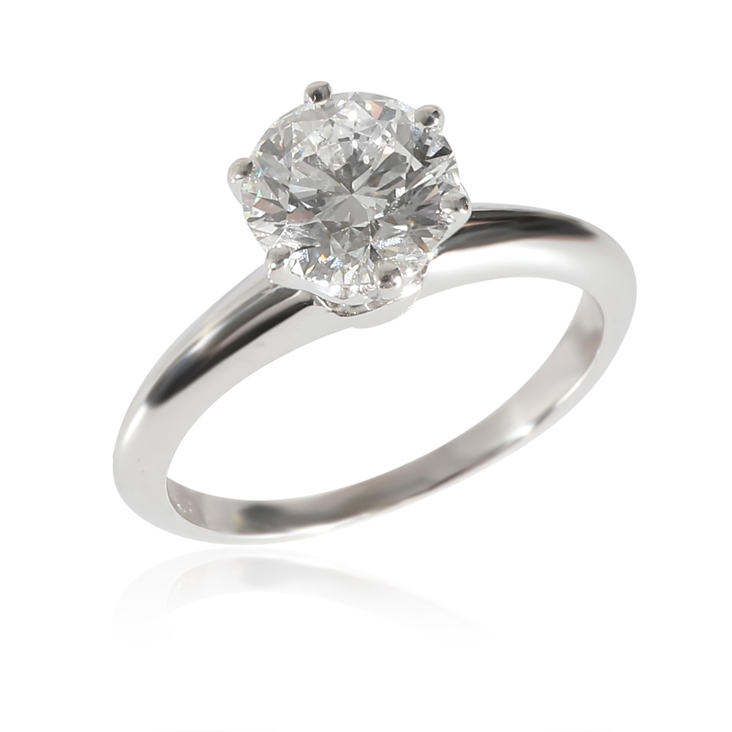 Tiffany & Co. Diamond Engagement Ring in  Platinum G VS1 1.23 CTW In Excellent Condition For Sale In New York, NY