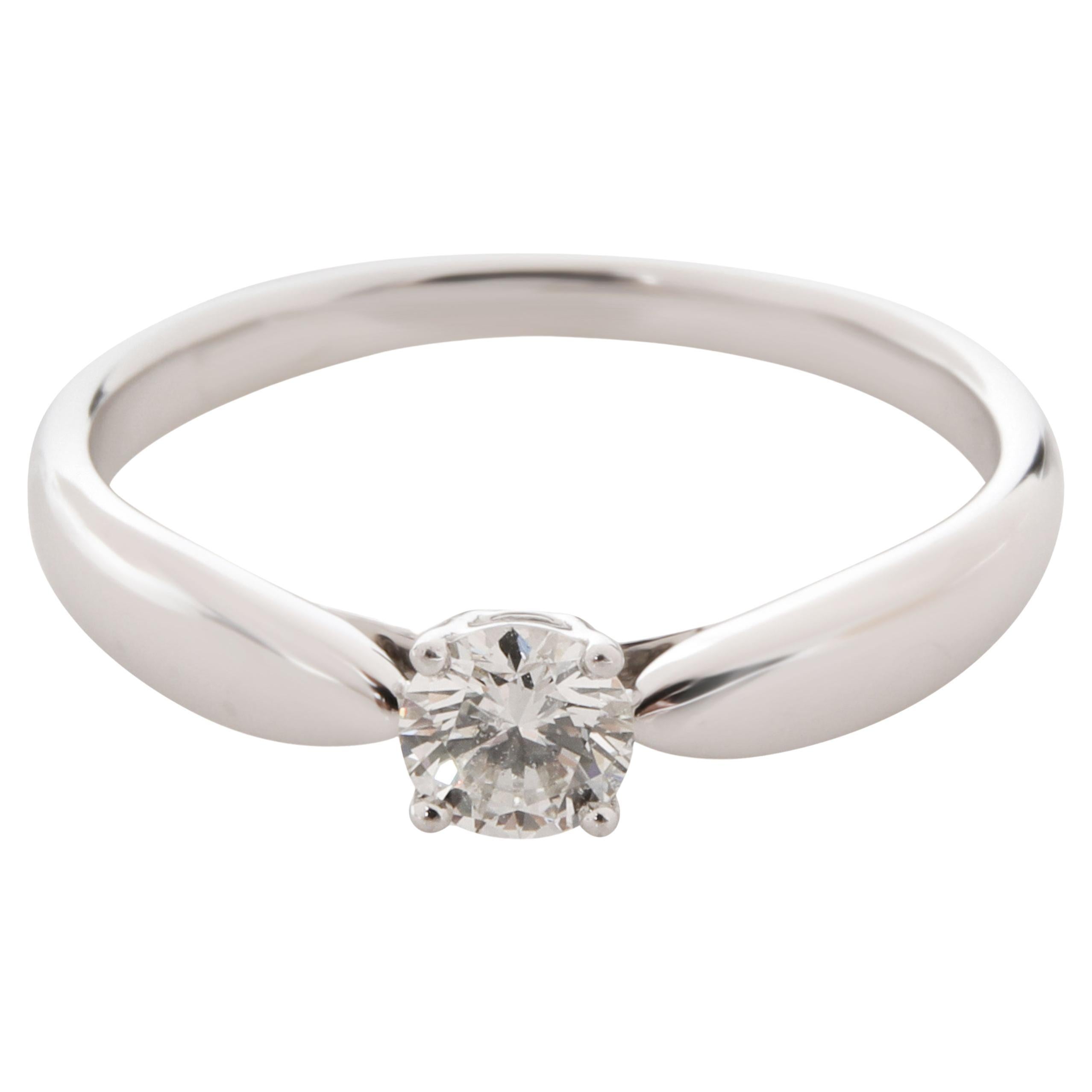 Tiffany and Co. Diamond Engagement Ring in Platinum H VS1 0.25 CTW For Sale  at 1stDibs