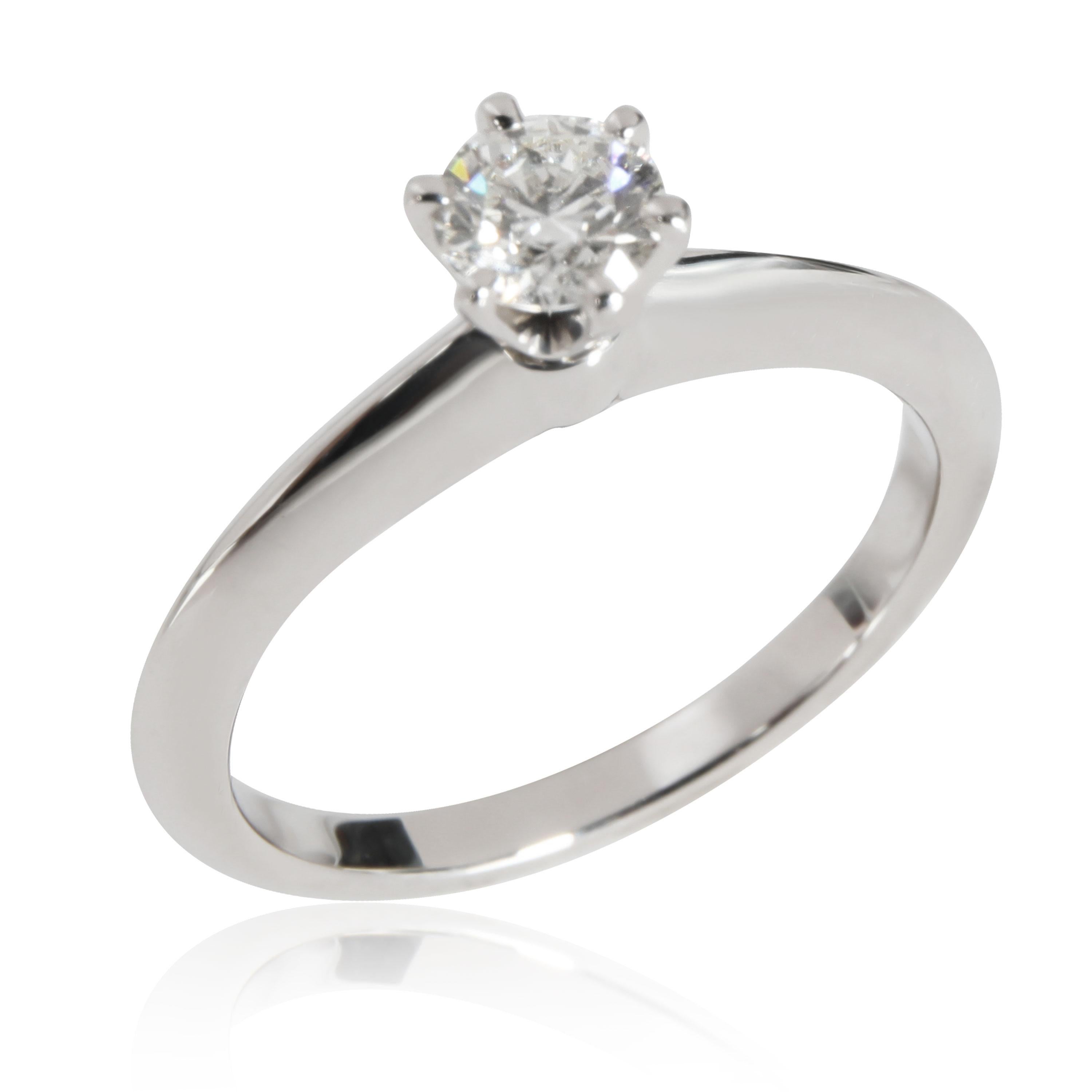 Round Cut Tiffany & Co. Diamond Engagement Ring in Platinum Platinum I VS1 0.33 CTW For Sale