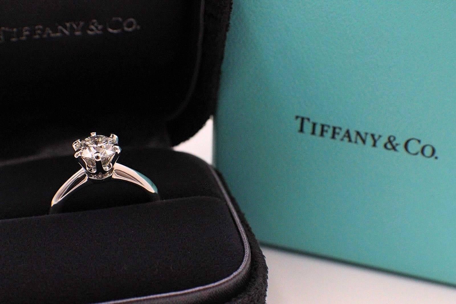 Tiffany & Co. Diamond Engagement Ring Round 1.09 Carat I VS2 1