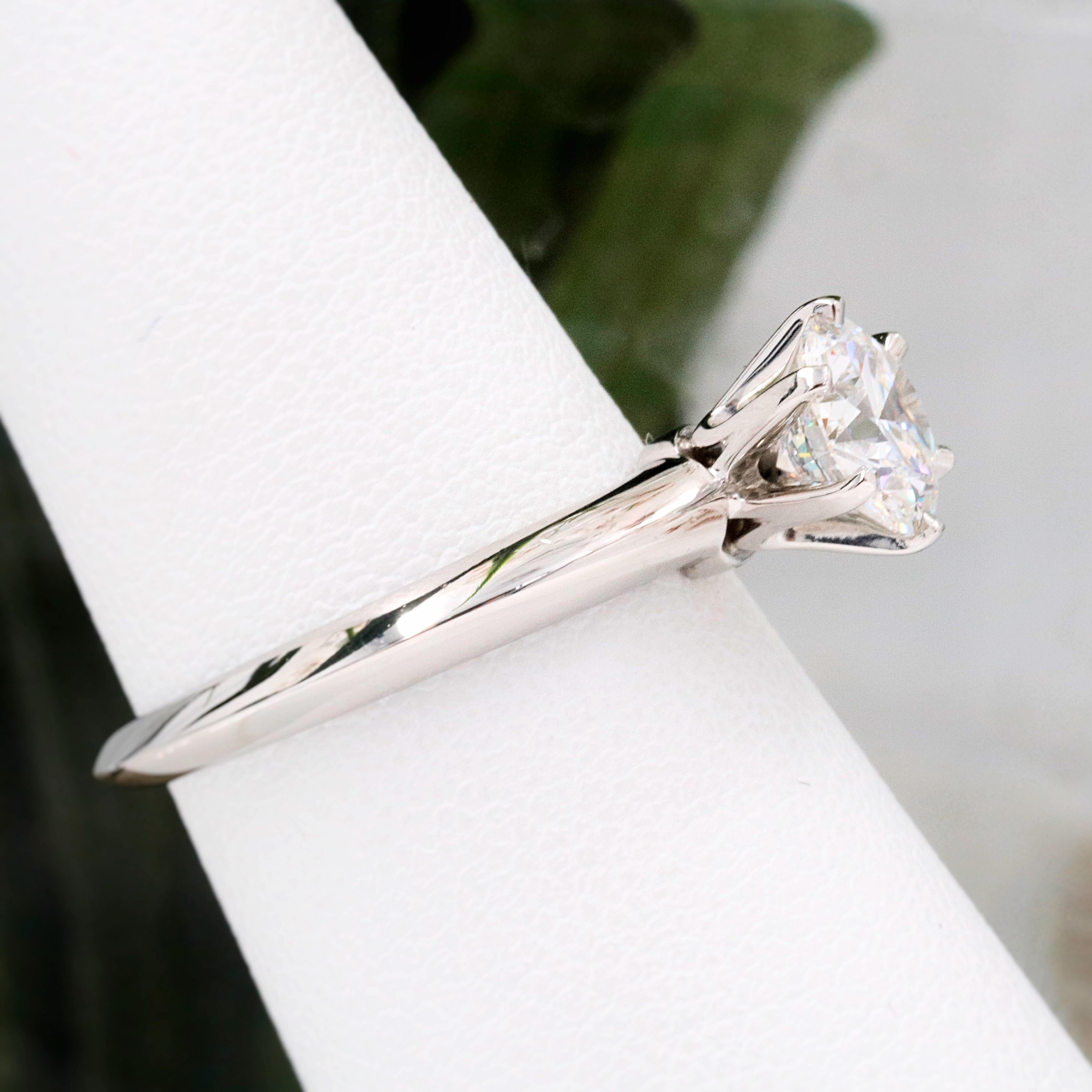 Tiffany & Co. Diamond Ring Round Solitaire 0.96 Carat E VS1 Papers Box In Excellent Condition In San Diego, CA