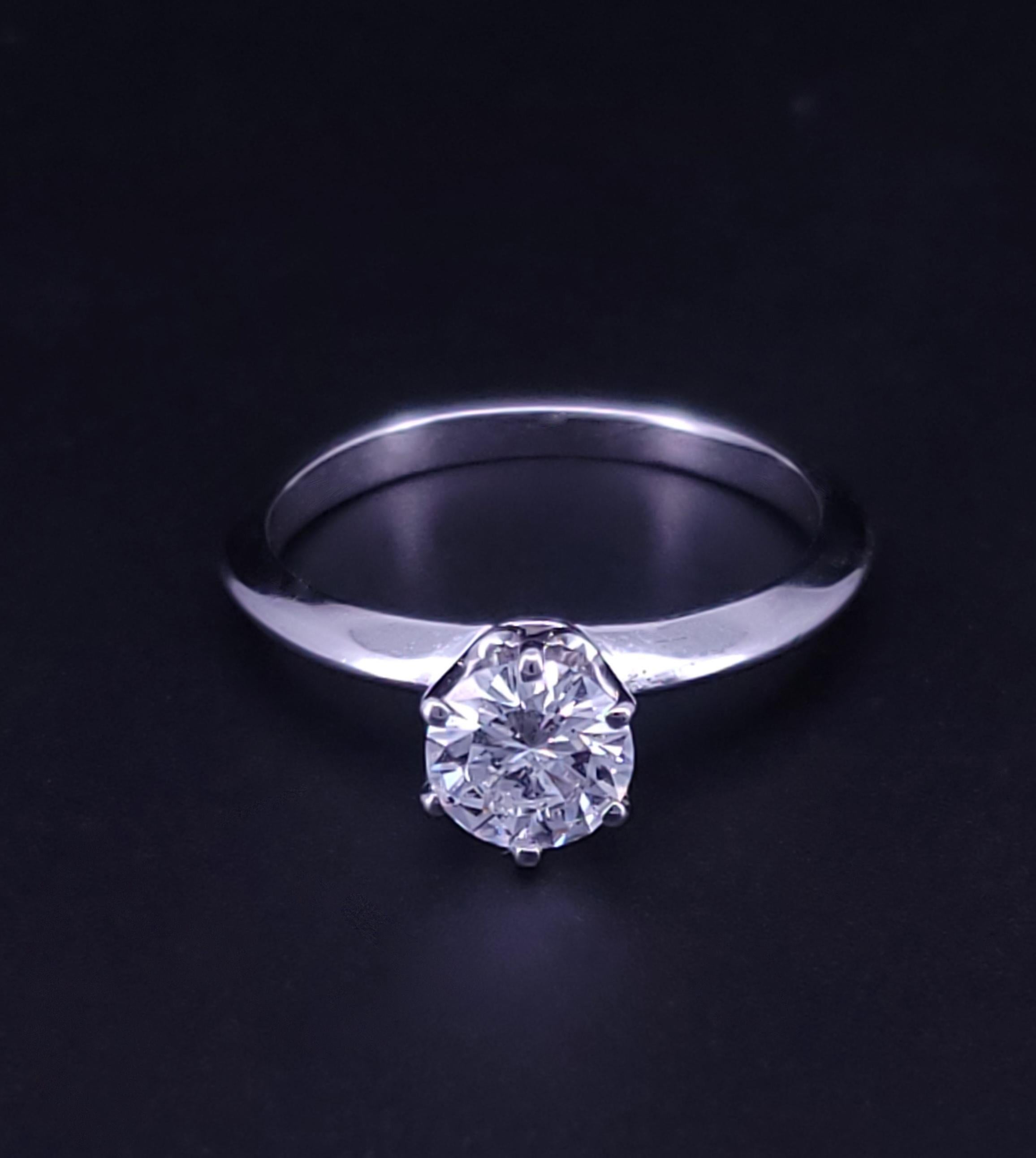 De las mujeres Tiffany & CO Diamond Engagement Ring Size 4.75 en venta