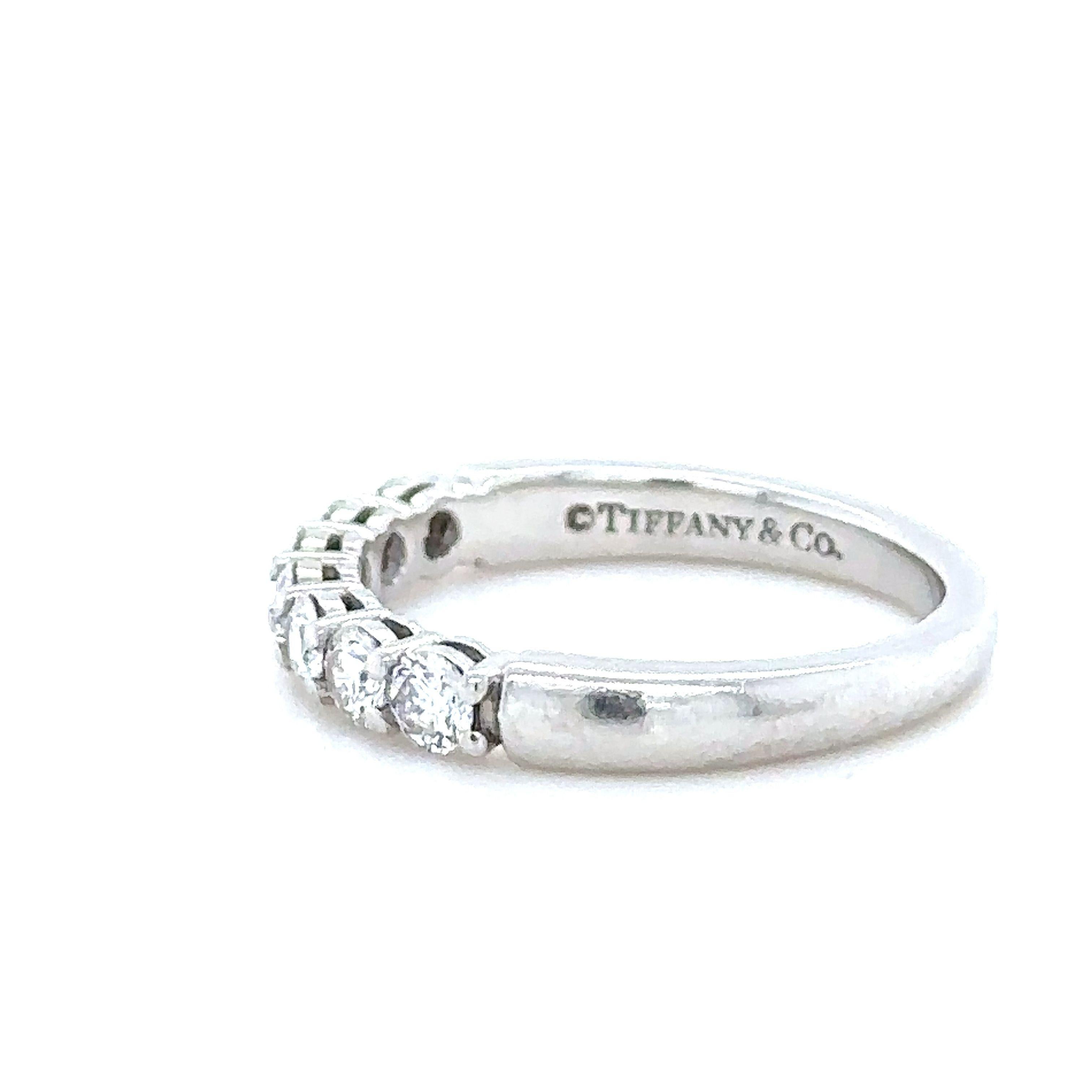 Taille brillant Tiffany & Co. Bague d'éternité en diamants 0.60 carat