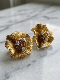 Tiffany & Co. Orecchini a clip con fiori di diamanti in oro giallo 18 carati