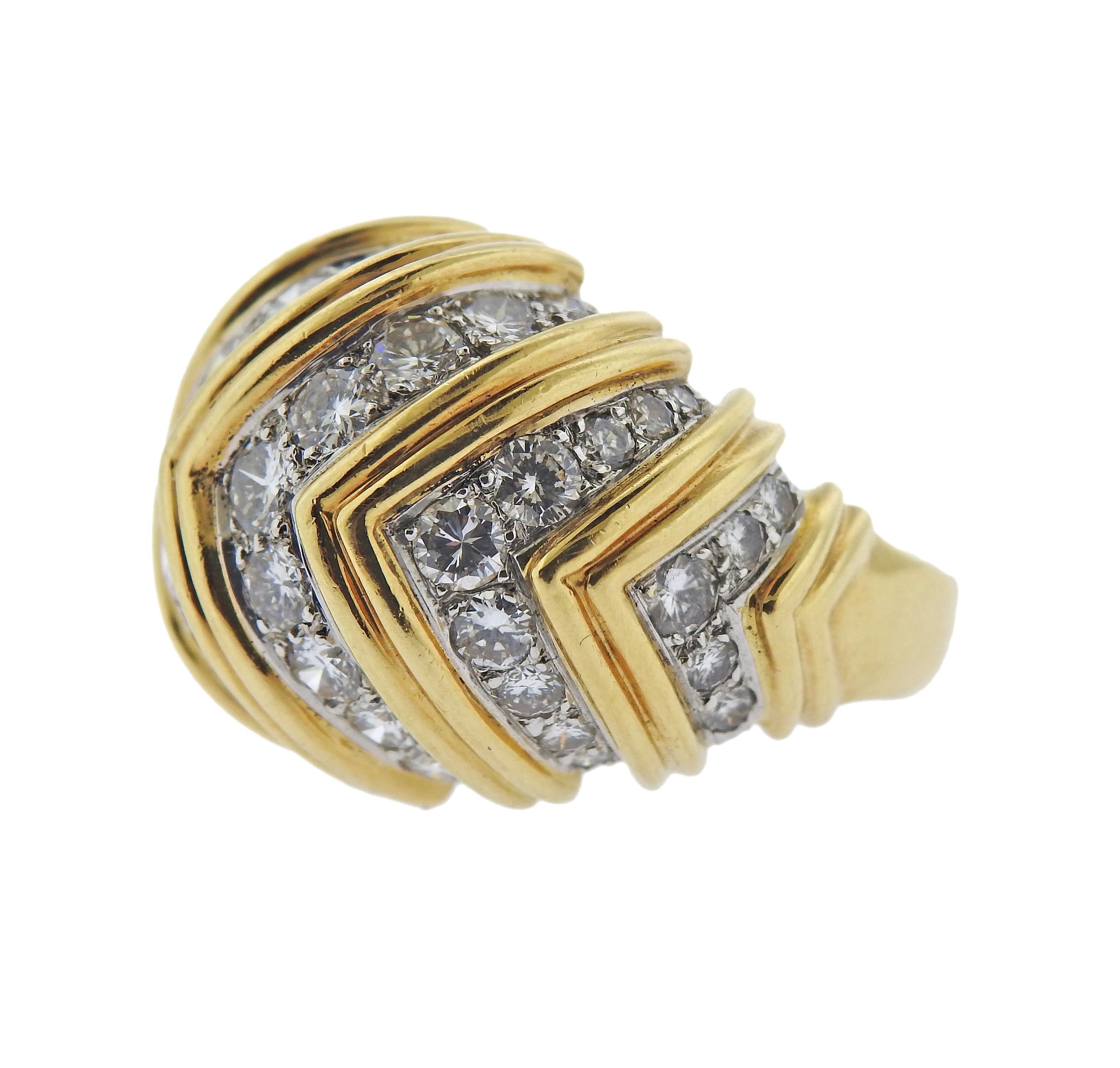 Bague dôme en or jaune et blanc 18k de Tiffany & Co, avec environ 3 carats de diamants. Taille de l'anneau - 7, haut de l'anneau - 18 mm de large. Marqué : Tiffany & Co (sous la tige). Poids - 18.2 grammes.