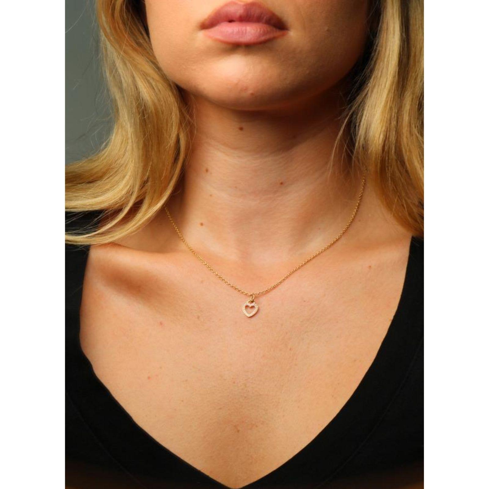 Moderno Tiffany & Co. Charm a forma di cuore con diamante in oro rosa 18k in vendita
