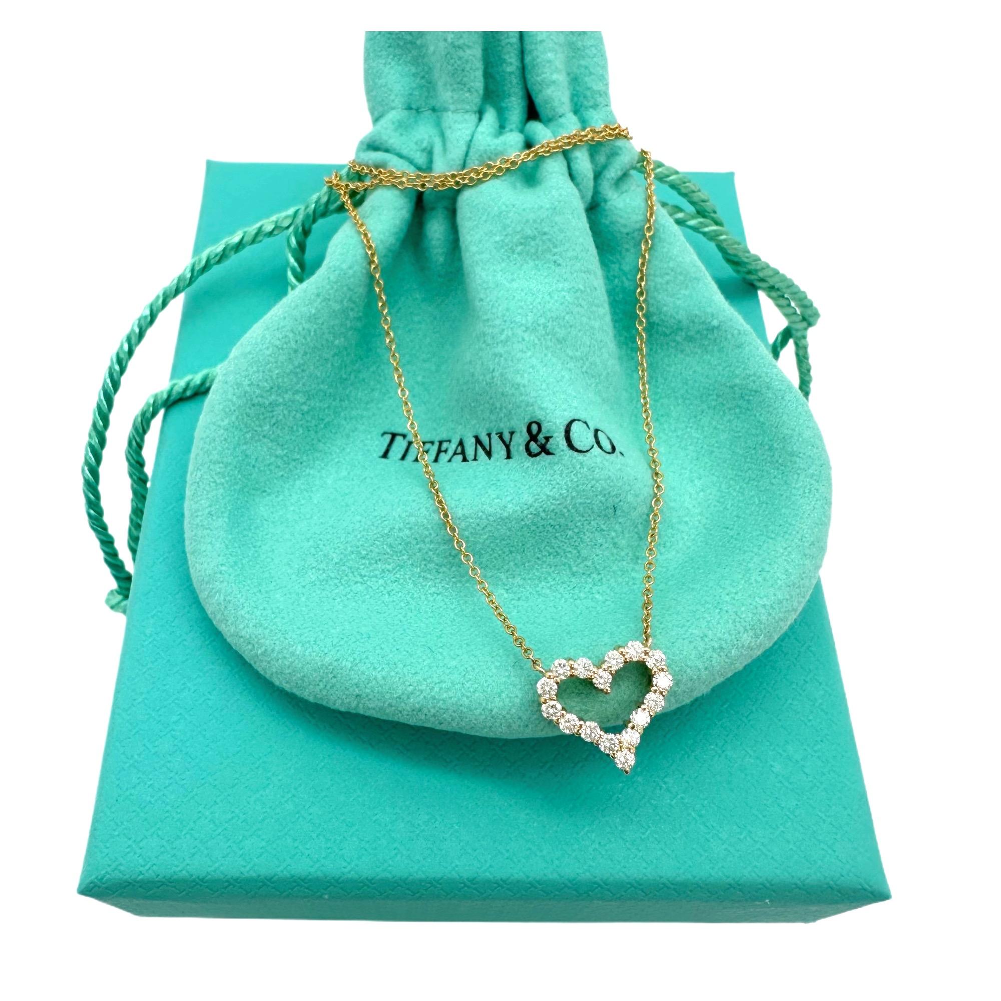 Tiffany & Co. Collier pendentif cœur en or rose 18 carats avec diamants taille mini Pour femmes en vente