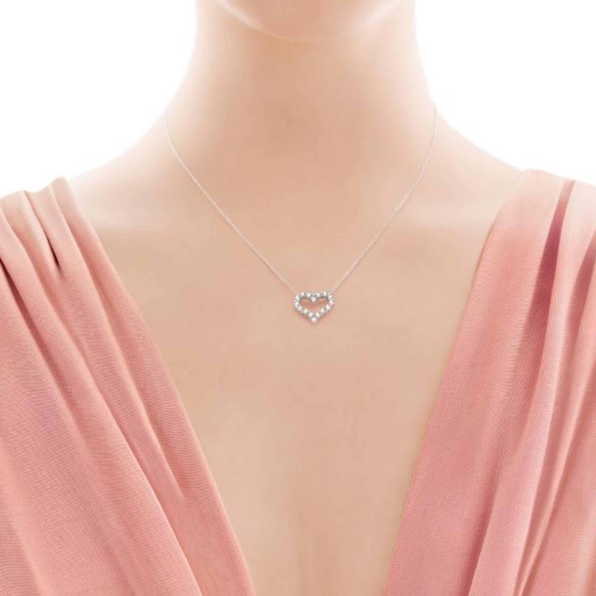 Designer: Tiffany & Co.

Collection: Tiffany & Co. Hearts

Style: Pendant

Metal: Platinum

Metal Purity: 950 

Stones: 16 Diamonds 

Total Carat Weight: 0.54 CT 

Chain Length: 16 in - Small 

Total Weight (g): 3.20 g 

Includes: 24 month