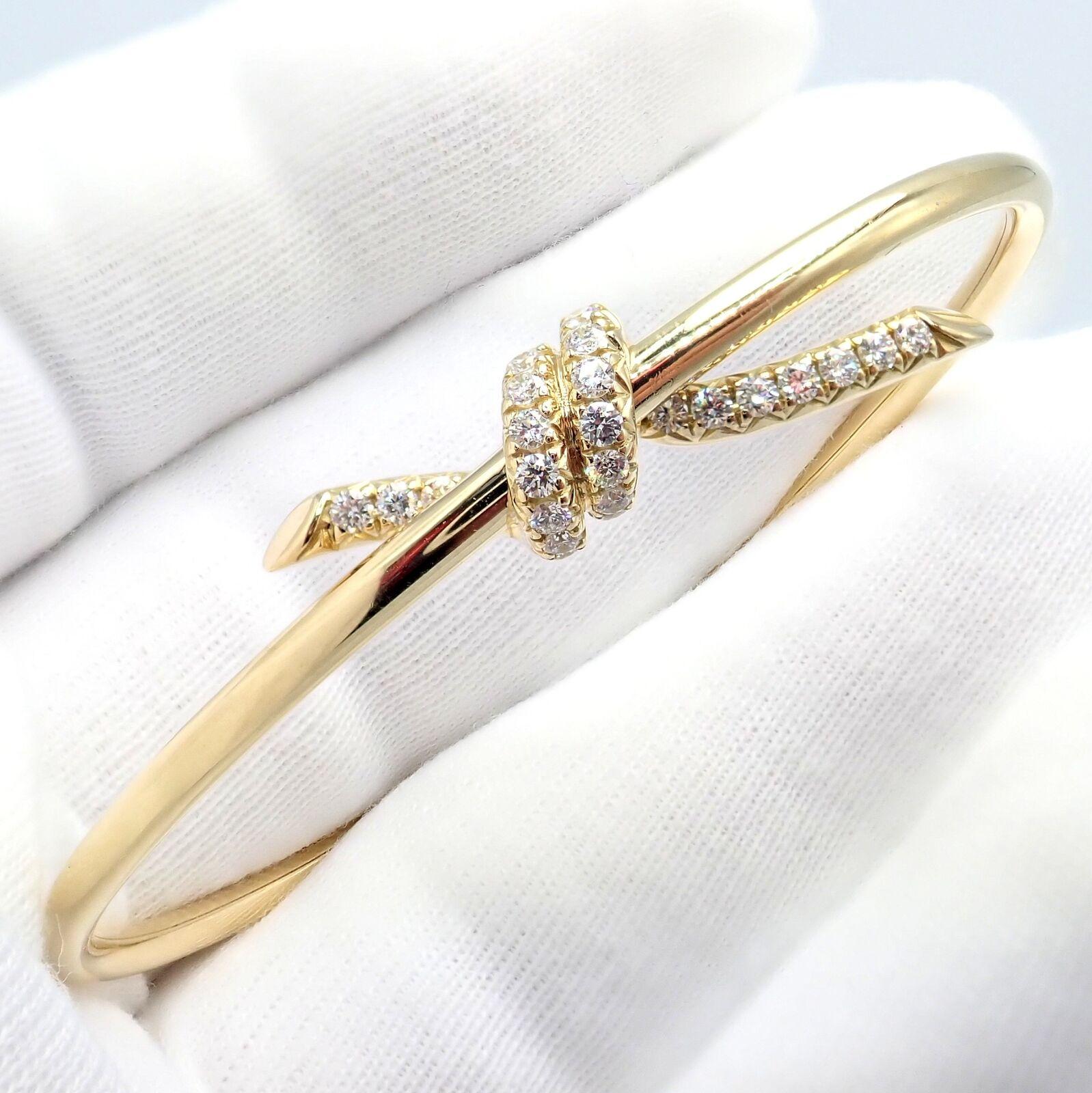 Tiffany & Co Diamond Knot Yellow Gold Bangle Bracelet In Excellent Condition In Holland, PA