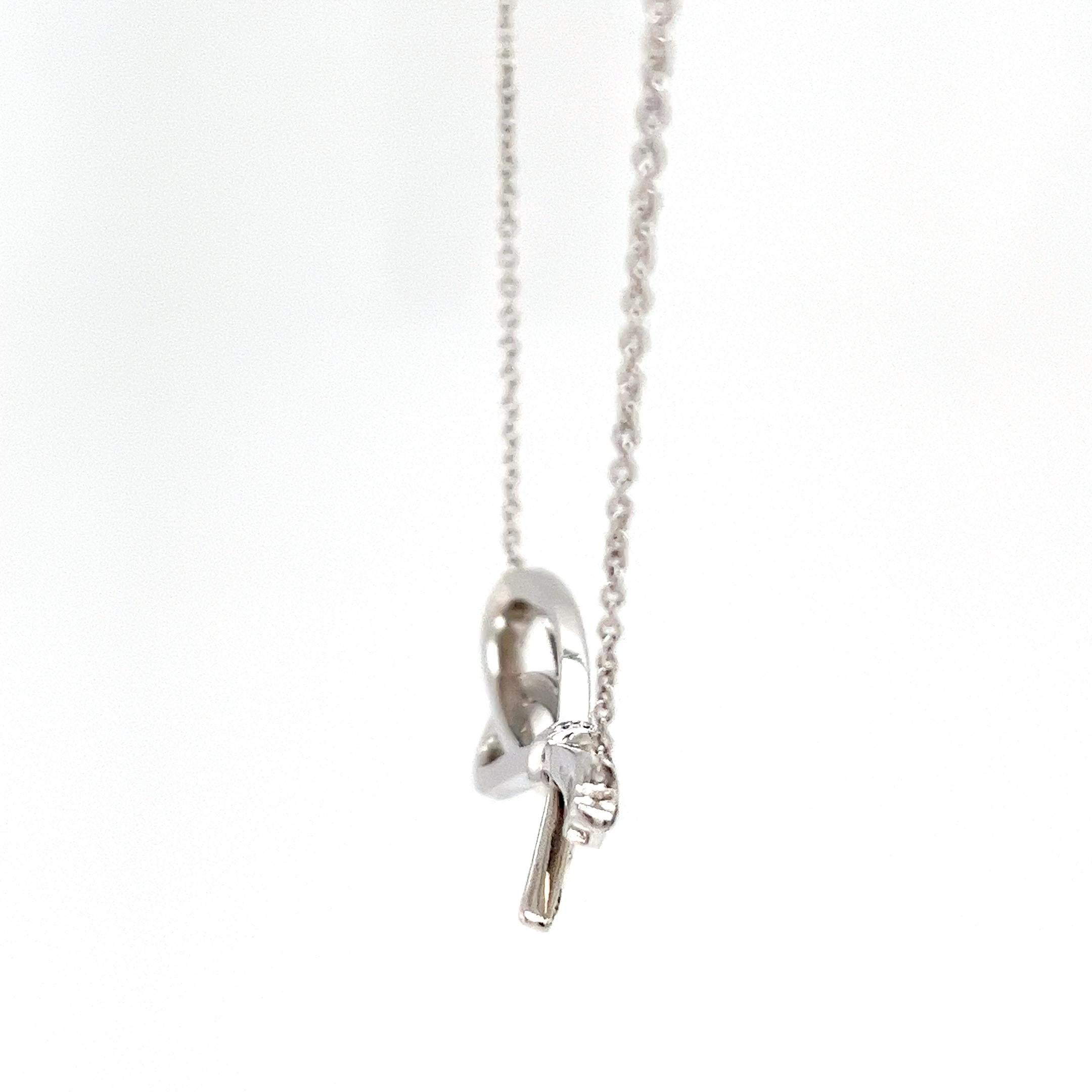 Collana con ciondolo a forma di fiocco con diamante di Tiffany & Co. in oro bianco 18 ct. In condizioni ottime in vendita a London, GB