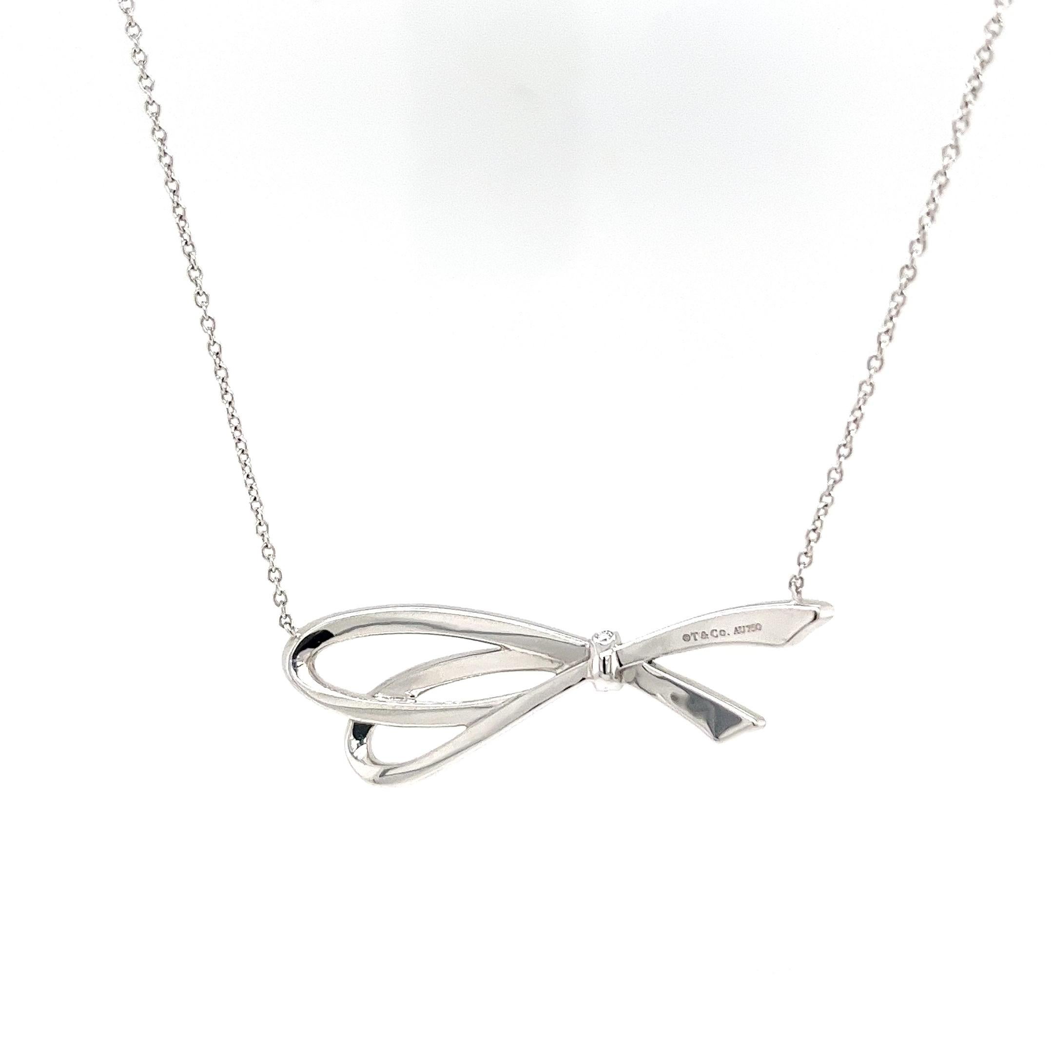 da uomo o donna Collana con ciondolo a forma di fiocco con diamante di Tiffany & Co. in oro bianco 18 ct. in vendita