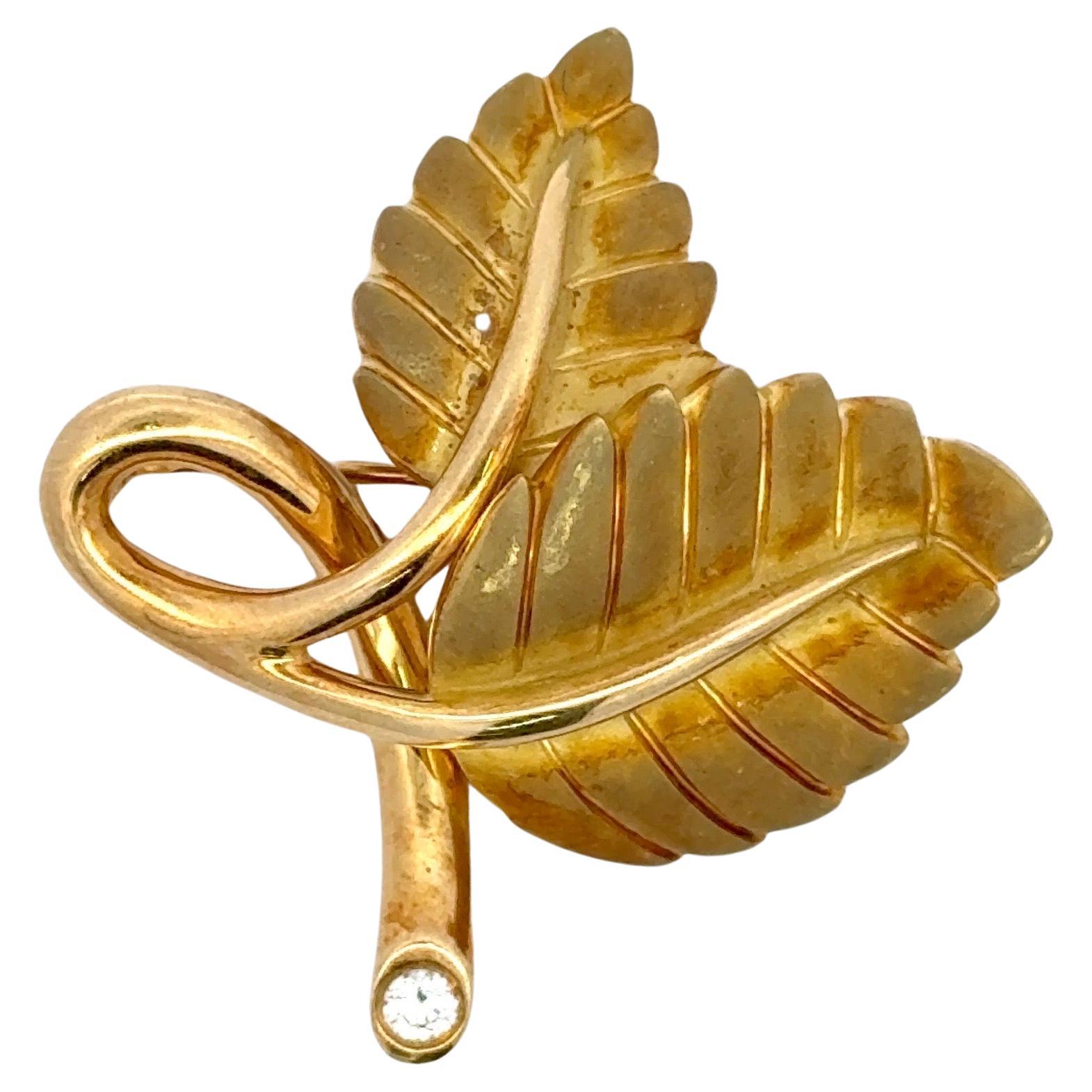 Tiffany & Co Diamond Leaf Brooch Pin Circa 2003 17 Grammes 18 Karat Yellow Gold en vente