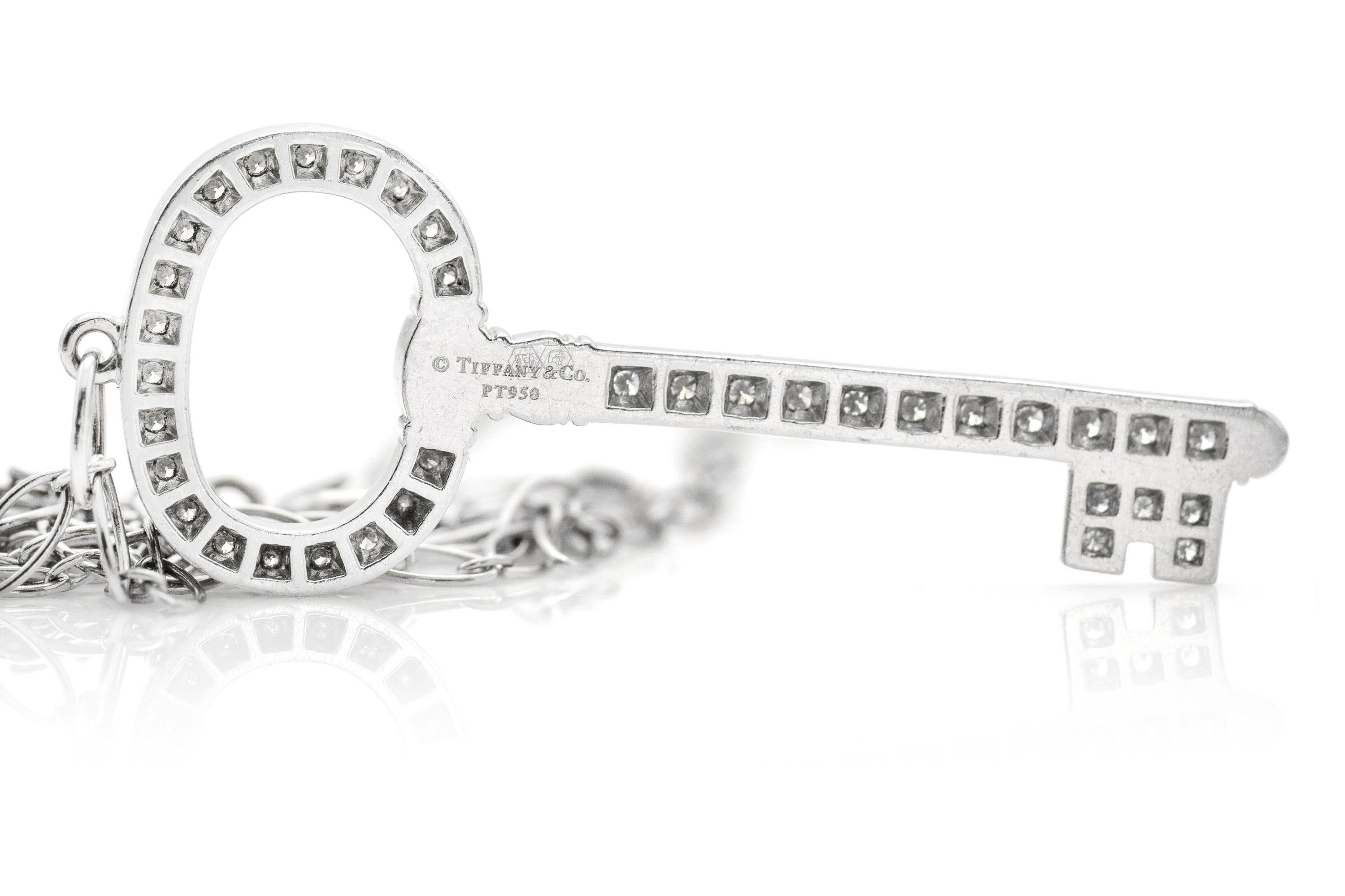 Tiffany & Co. Collana con ciondolo a forma di chiave ovale con diamante In condizioni buone in vendita a New York, NY