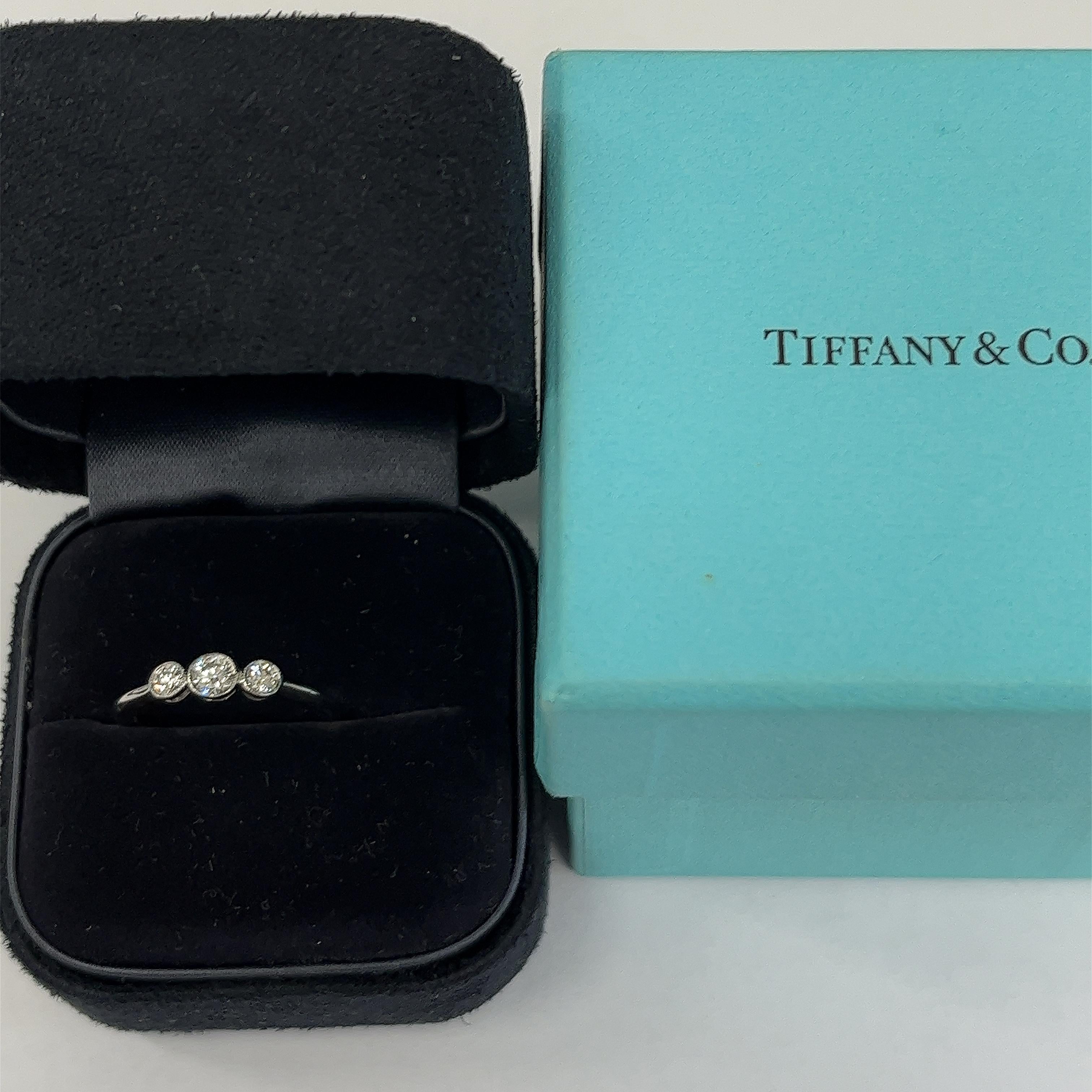 Tiffany & Co. Diamond Platinum 3 Stone Diamond Ring For Sale 2