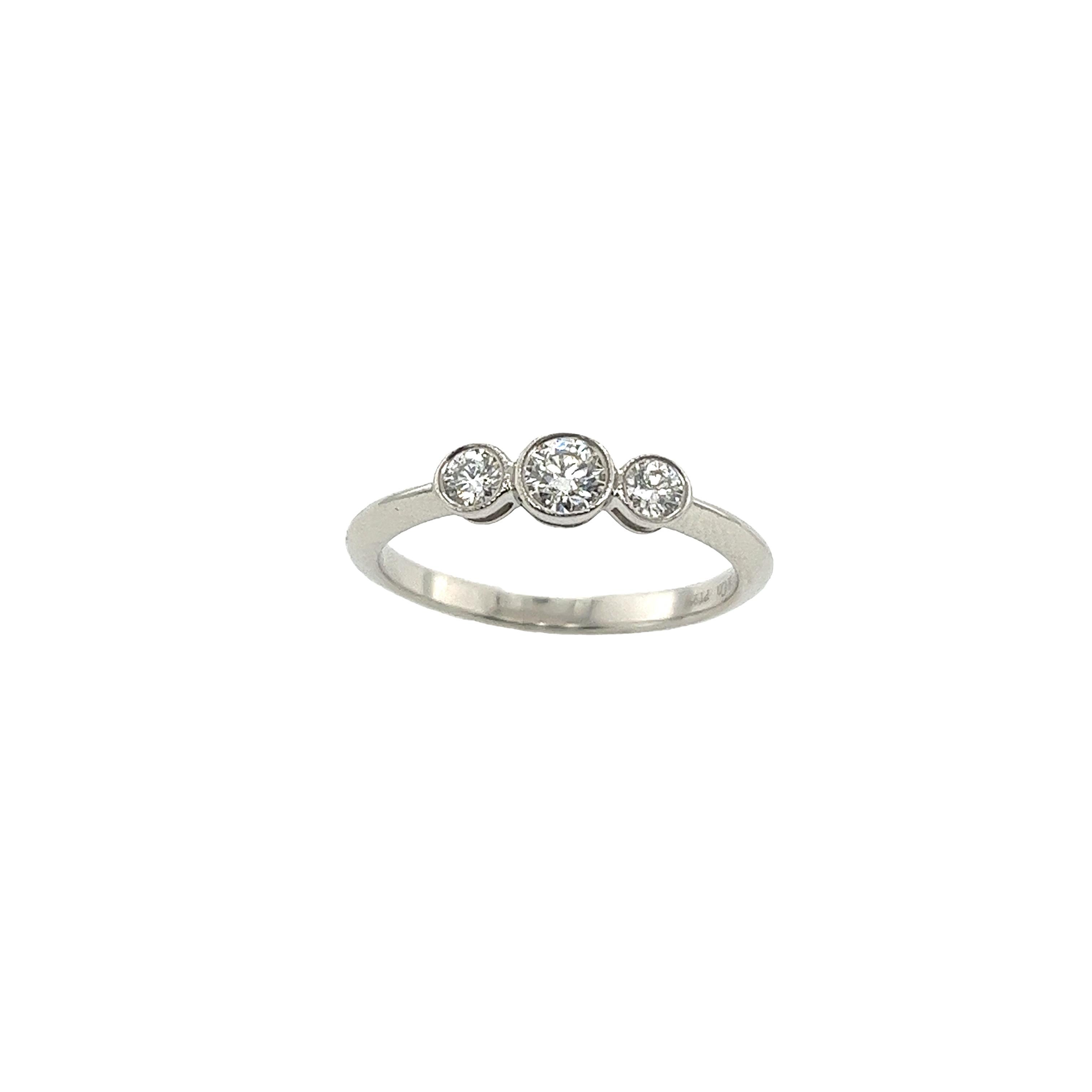 Tiffany & Co. Diamond Platinum 3 Stone Diamond Ring For Sale 3